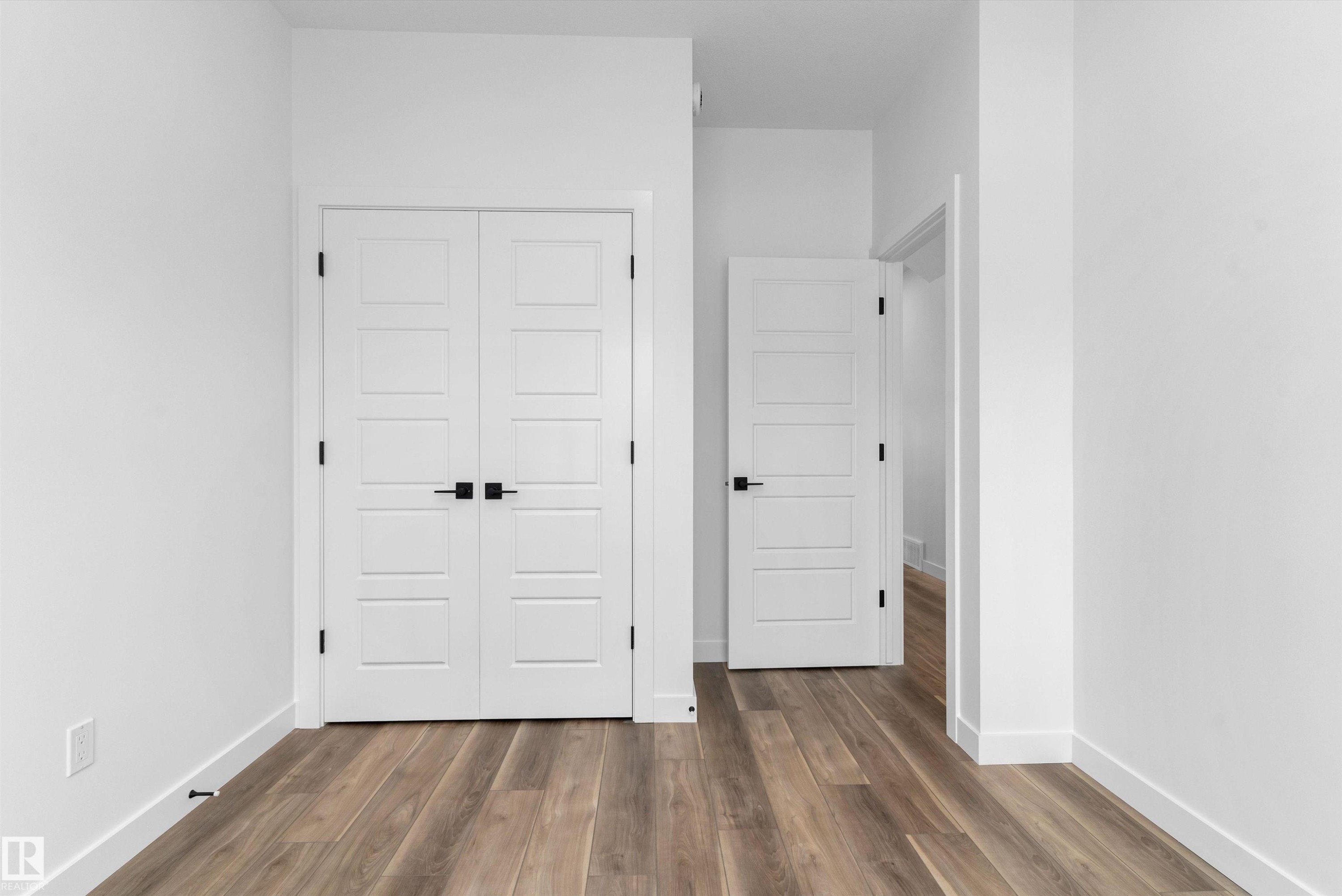 1621 210A Street Nw, Edmonton, AB - Indoor Photo Showing Other Room