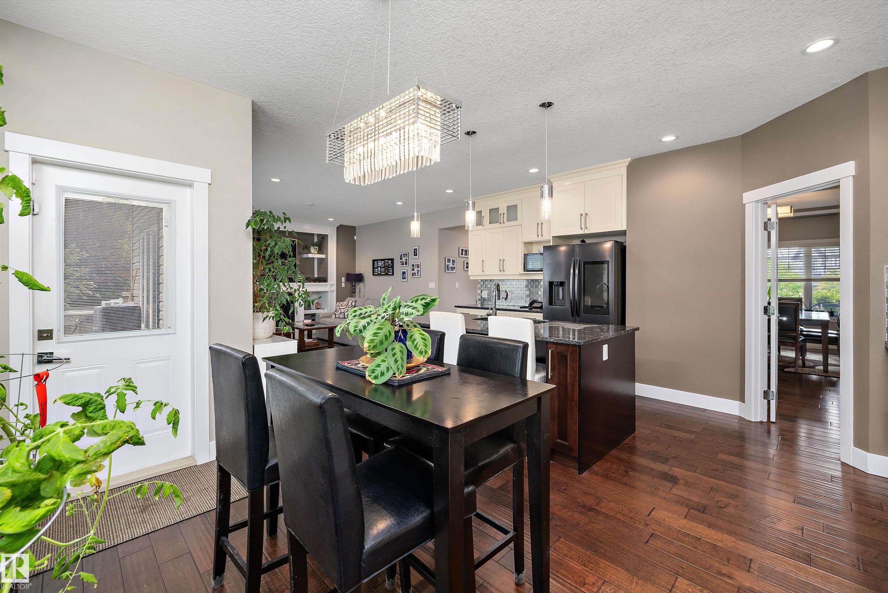 967 175 Street Sw, Edmonton, AB - Indoor Photo Showing Dining Room
