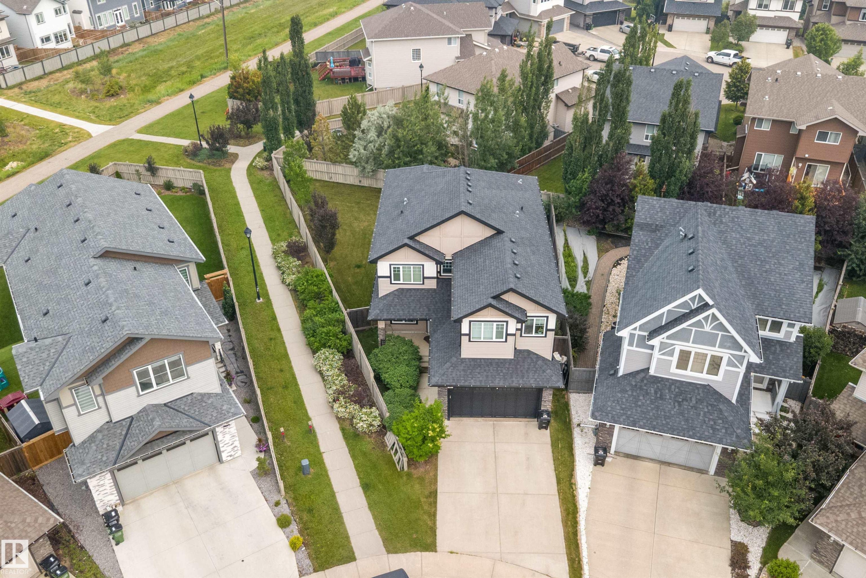 967 175 Street Sw, Edmonton, AB -