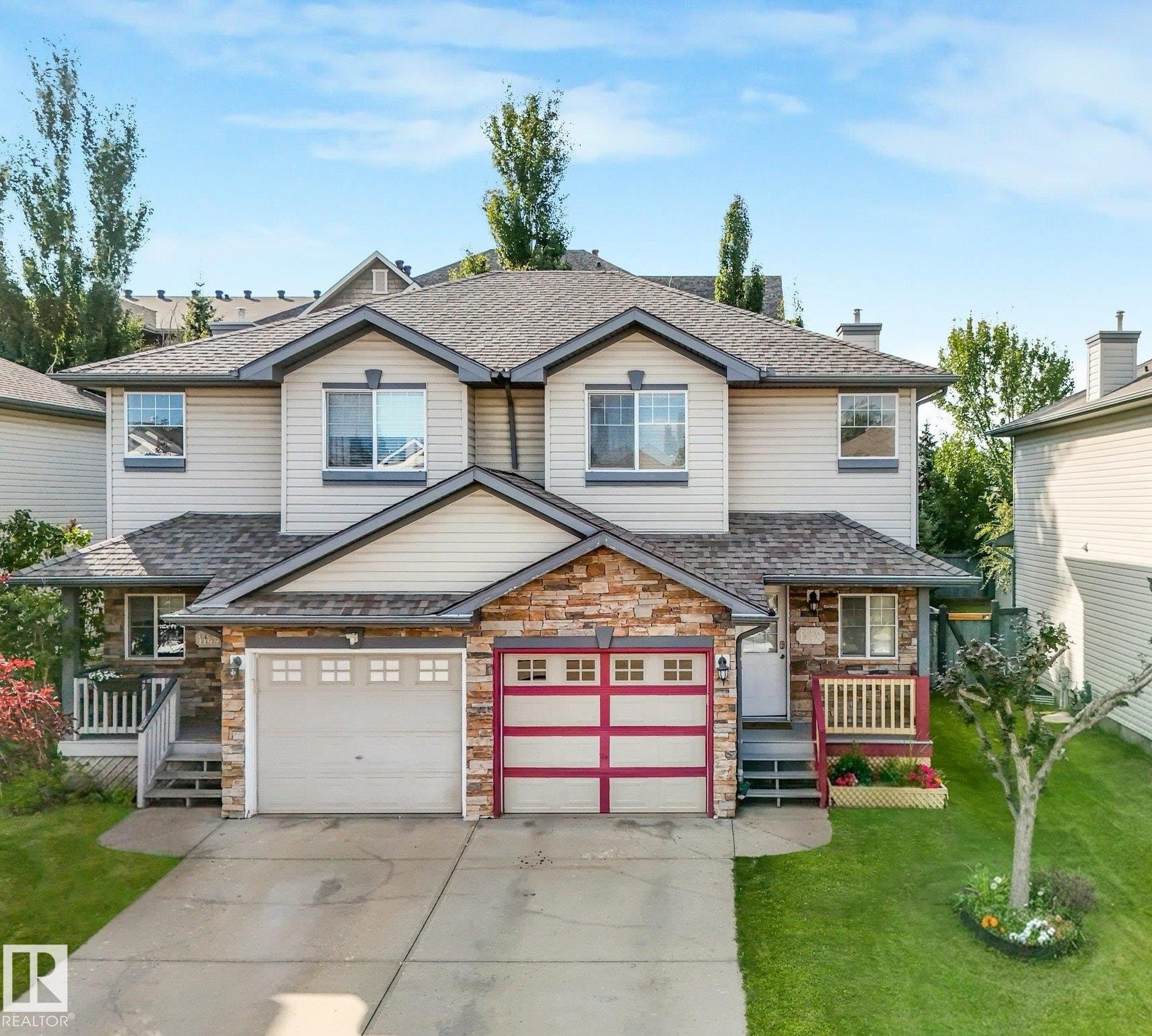 1142 Barnes Way Sw, Edmonton, AB - Outdoor With Facade
