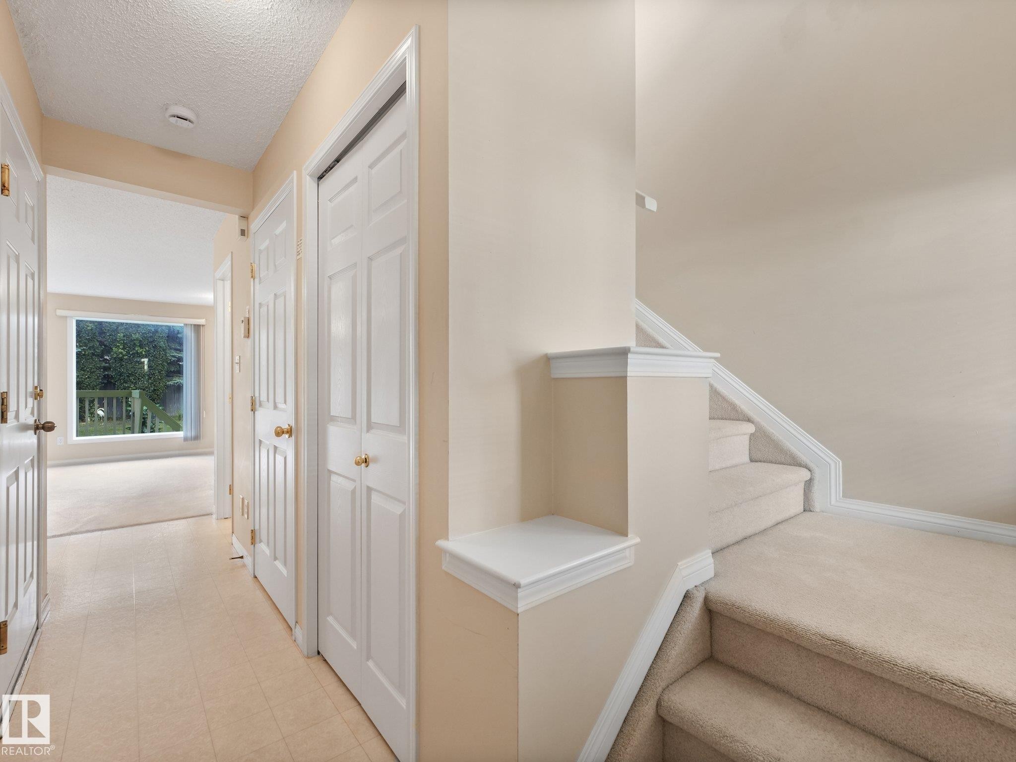 1142 Barnes Way Sw, Edmonton, AB - Indoor Photo Showing Other Room