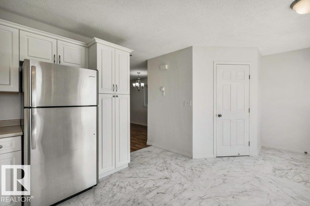 11128 132 Street Nw, Edmonton, AB - Indoor Photo Showing Kitchen
