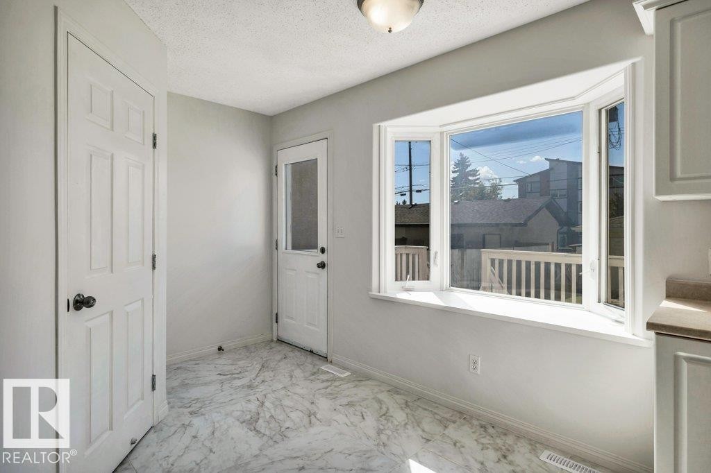 11128 132 Street Nw, Edmonton, AB - Indoor Photo Showing Other Room