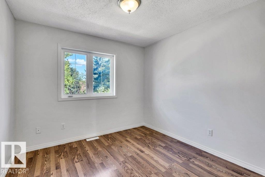 11128 132 Street Nw, Edmonton, AB - Indoor Photo Showing Other Room