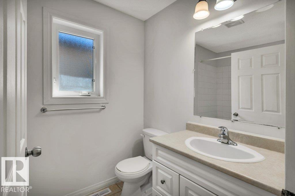 11128 132 Street Nw, Edmonton, AB - Indoor Photo Showing Bathroom
