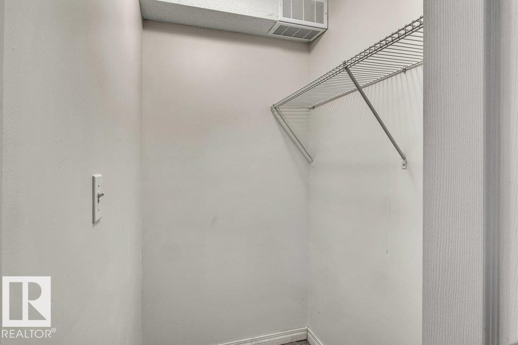 11128 132 Street Nw, Edmonton, AB - Indoor Photo Showing Other Room