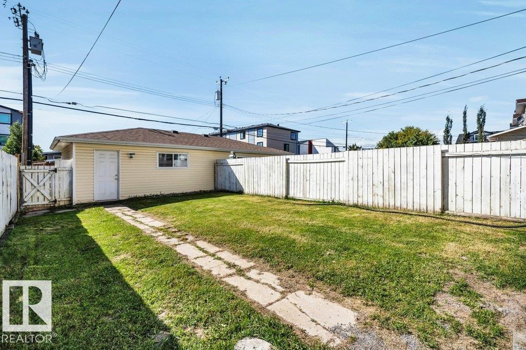 11128 132 Street Nw, Edmonton, AB - Outdoor