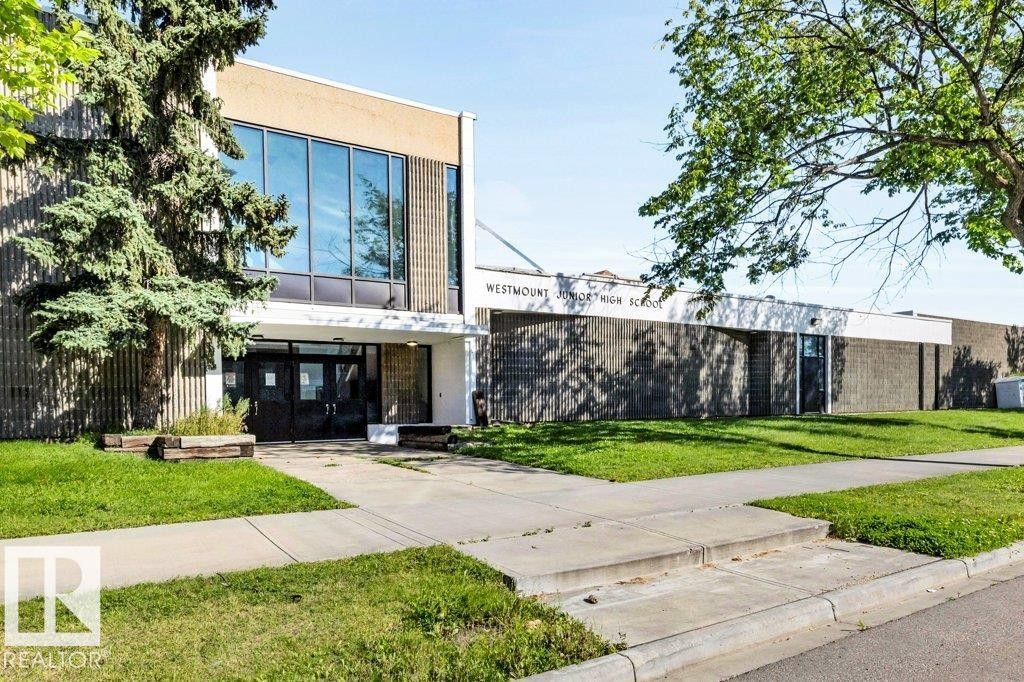 11128 132 Street Nw, Edmonton, AB - Outdoor