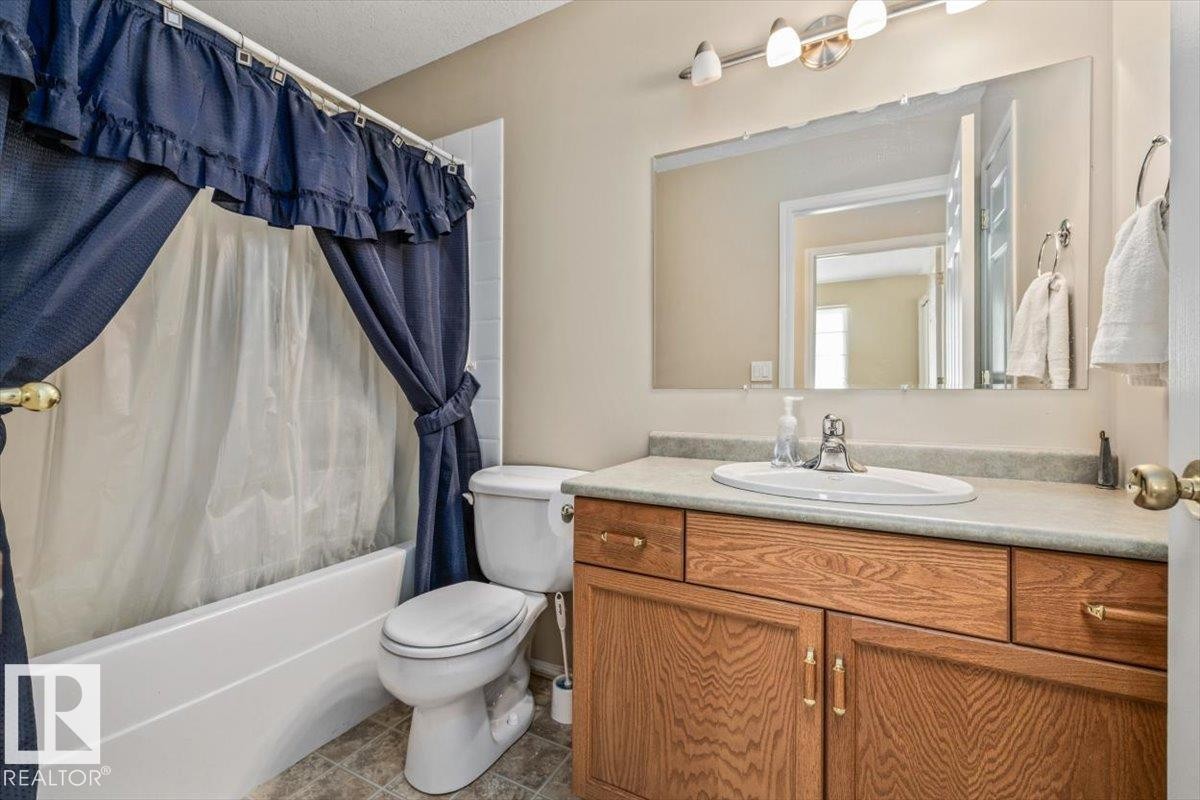 4423 56 Avenue, Lamont, AB - Indoor Photo Showing Bathroom