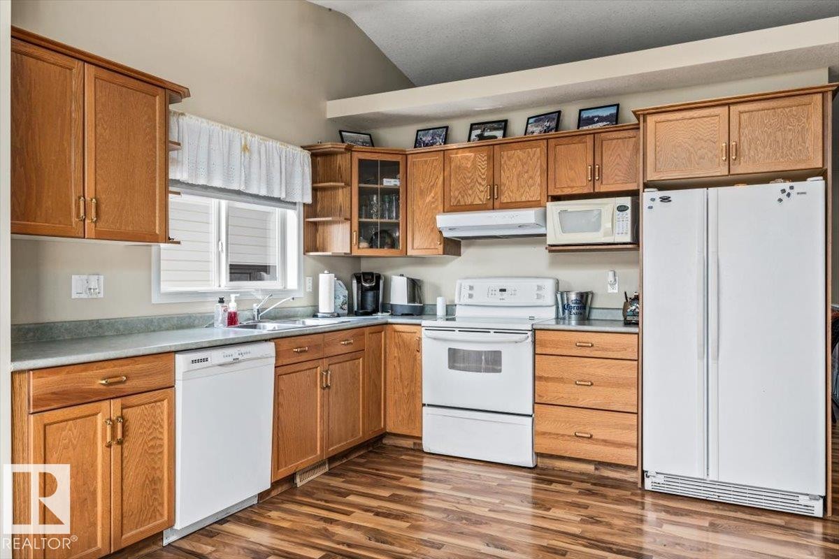 4423 56 Avenue, Lamont, AB - Indoor Photo Showing Kitchen