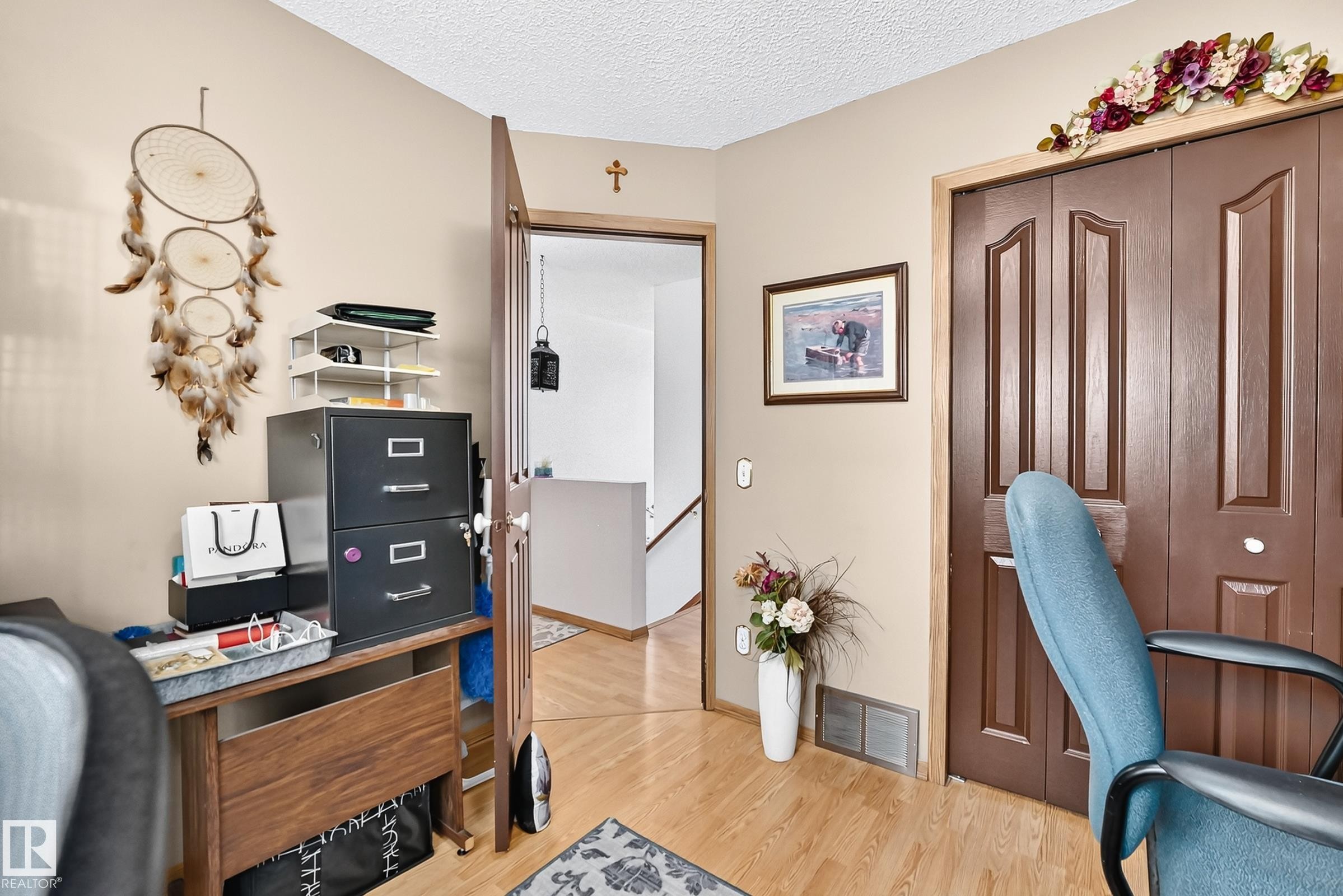 Additional content - 13069 37 Street Nw, Edmonton, AB - Indoor