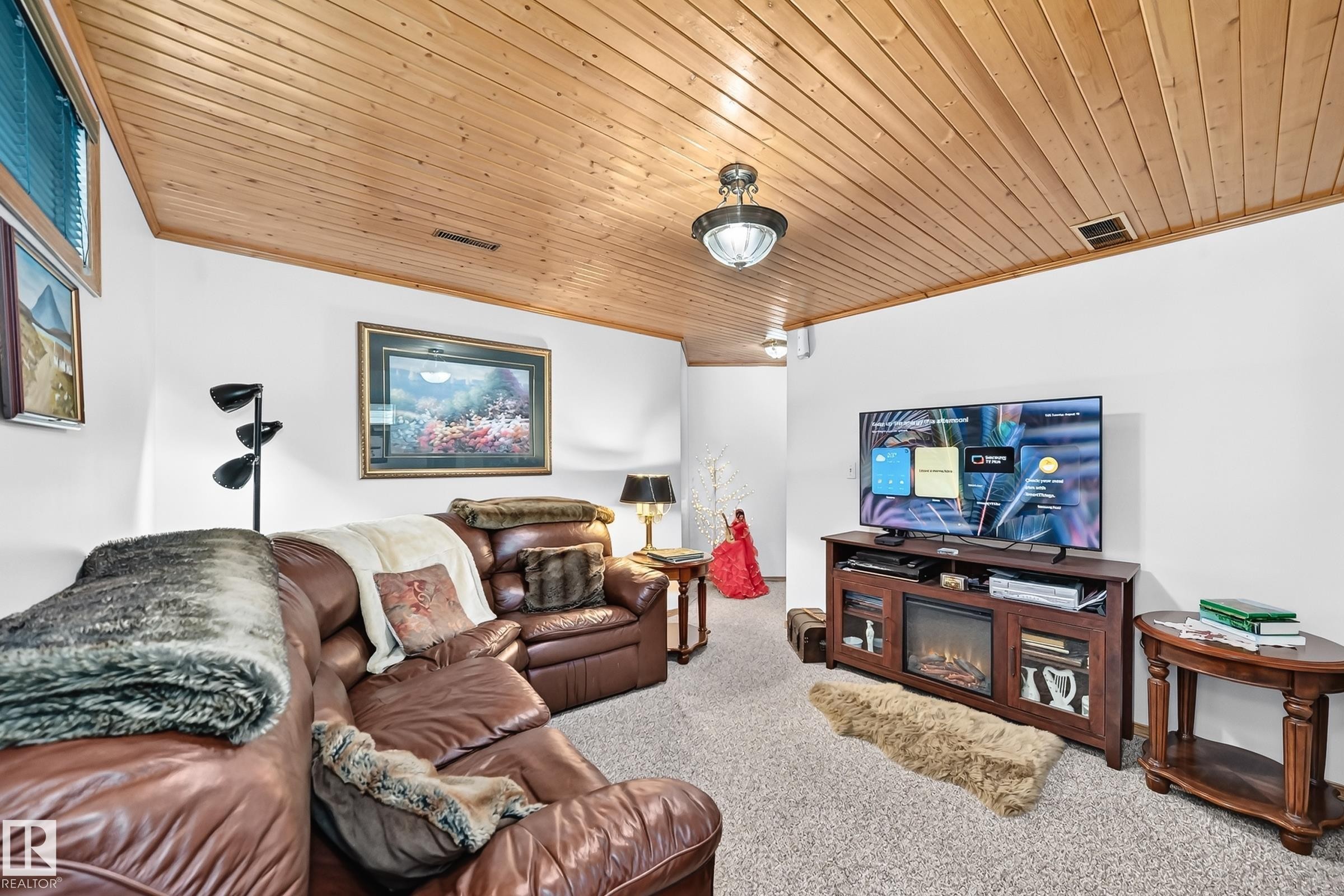 Wood-paneled ceiling with recessed lighting - 13069 37 Street Nw, Edmonton, AB - Indoor
