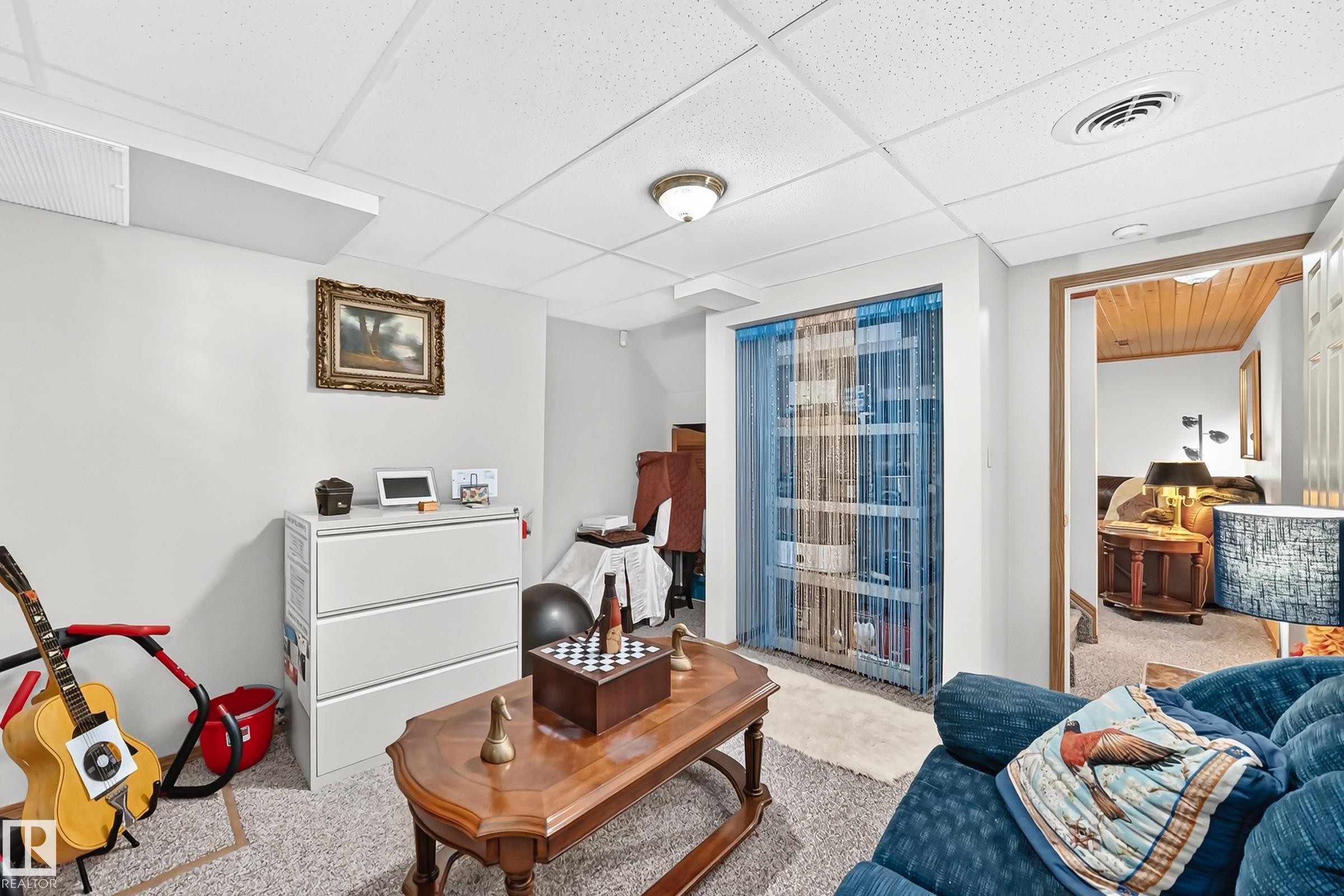 Recessed ceiling light fixture and white ceiling tiles - 13069 37 Street Nw, Edmonton, AB - Indoor