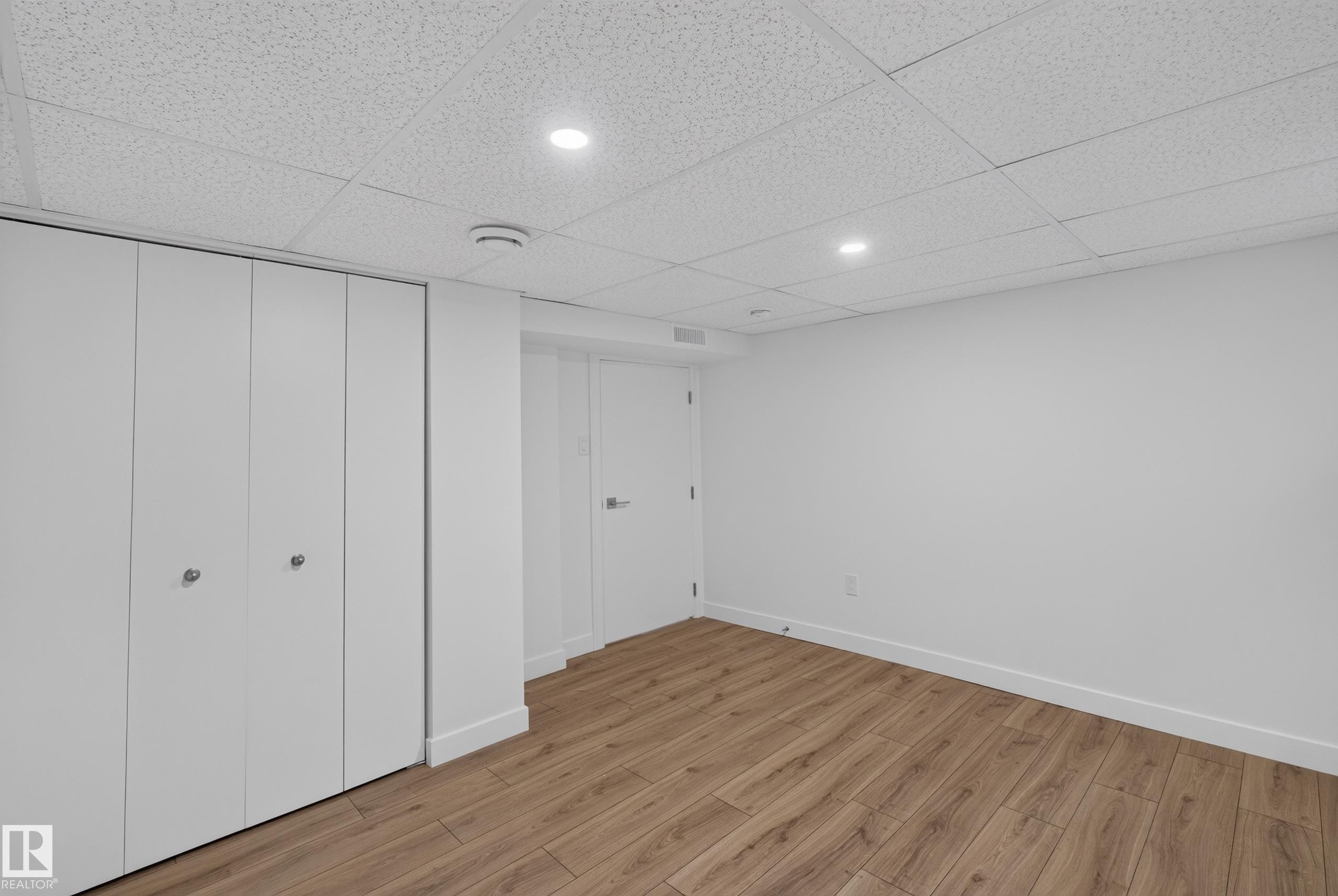 12306 95 Street Nw, Edmonton, AB - Indoor Photo Showing Other Room