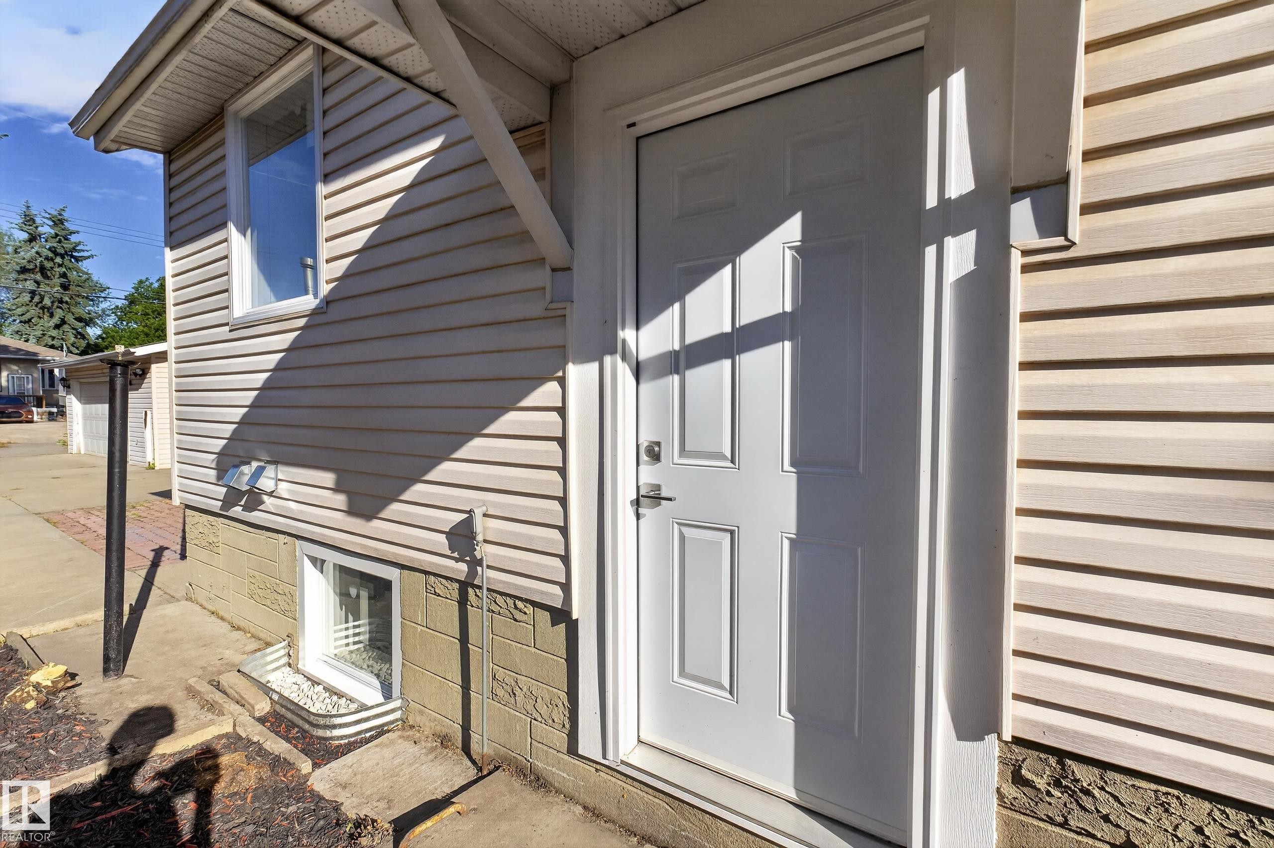 12306 95 Street Nw, Edmonton, AB - With Exterior