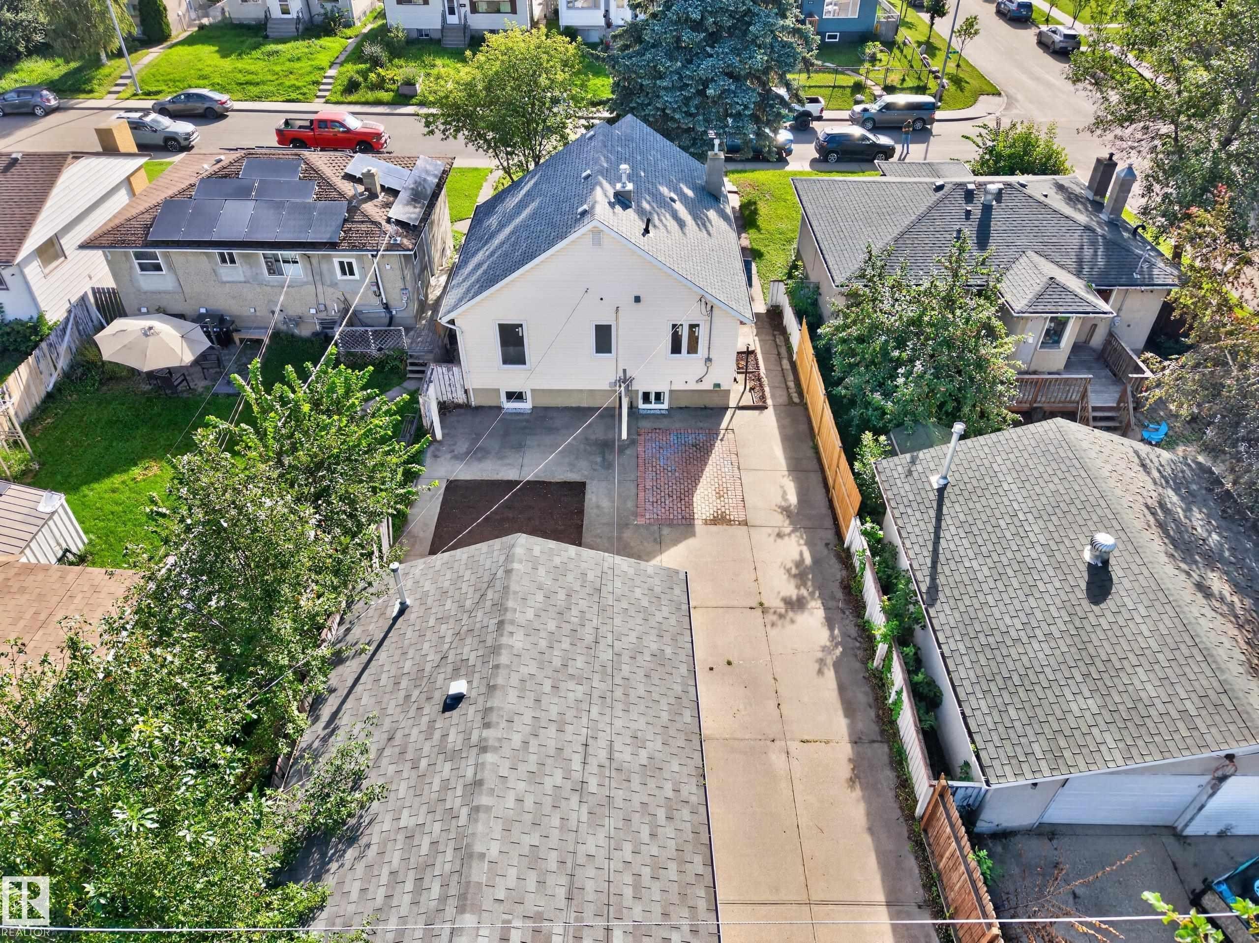 12306 95 Street Nw, Edmonton, AB - Outdoor