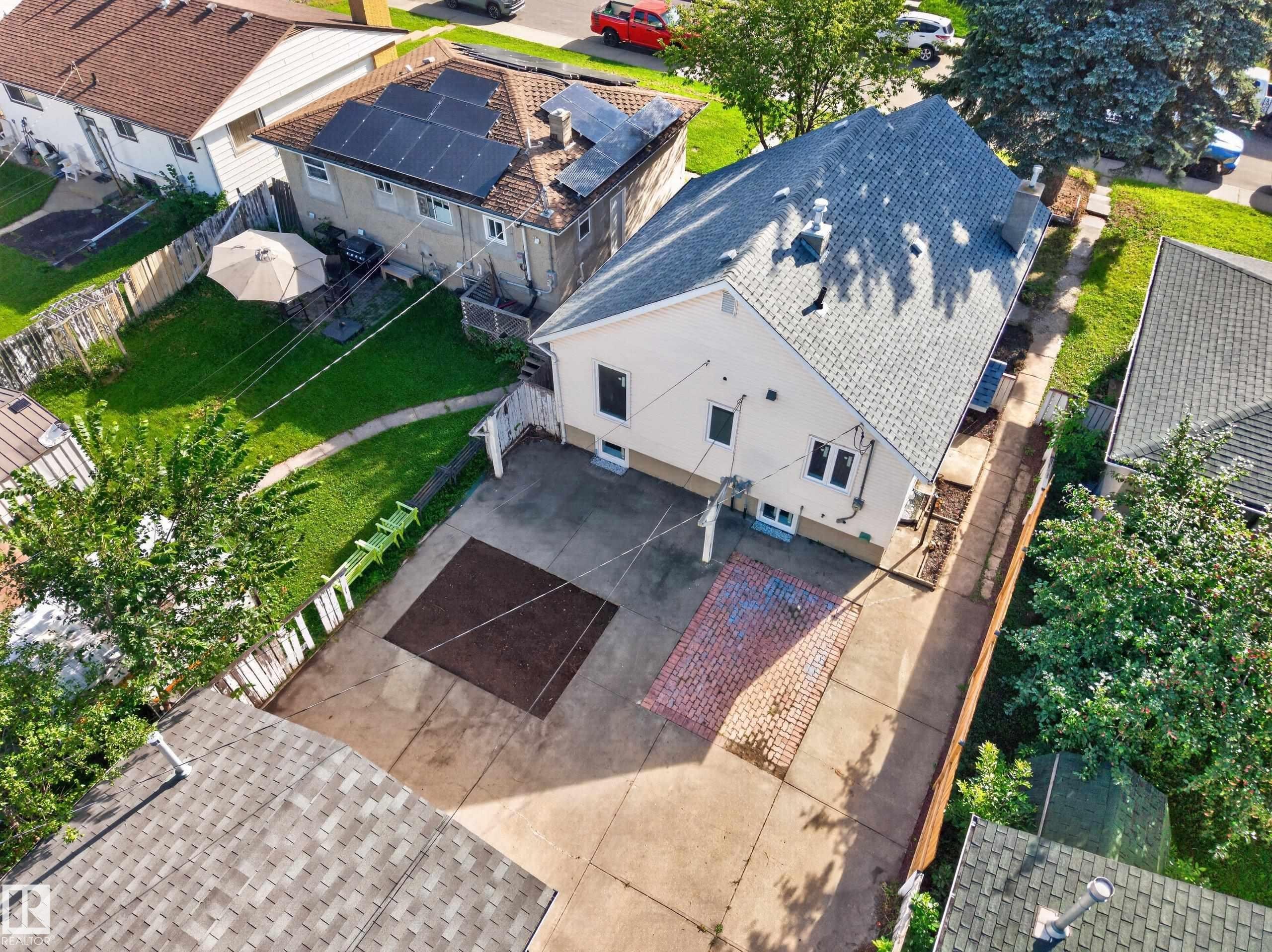 12306 95 Street Nw, Edmonton, AB - Outdoor