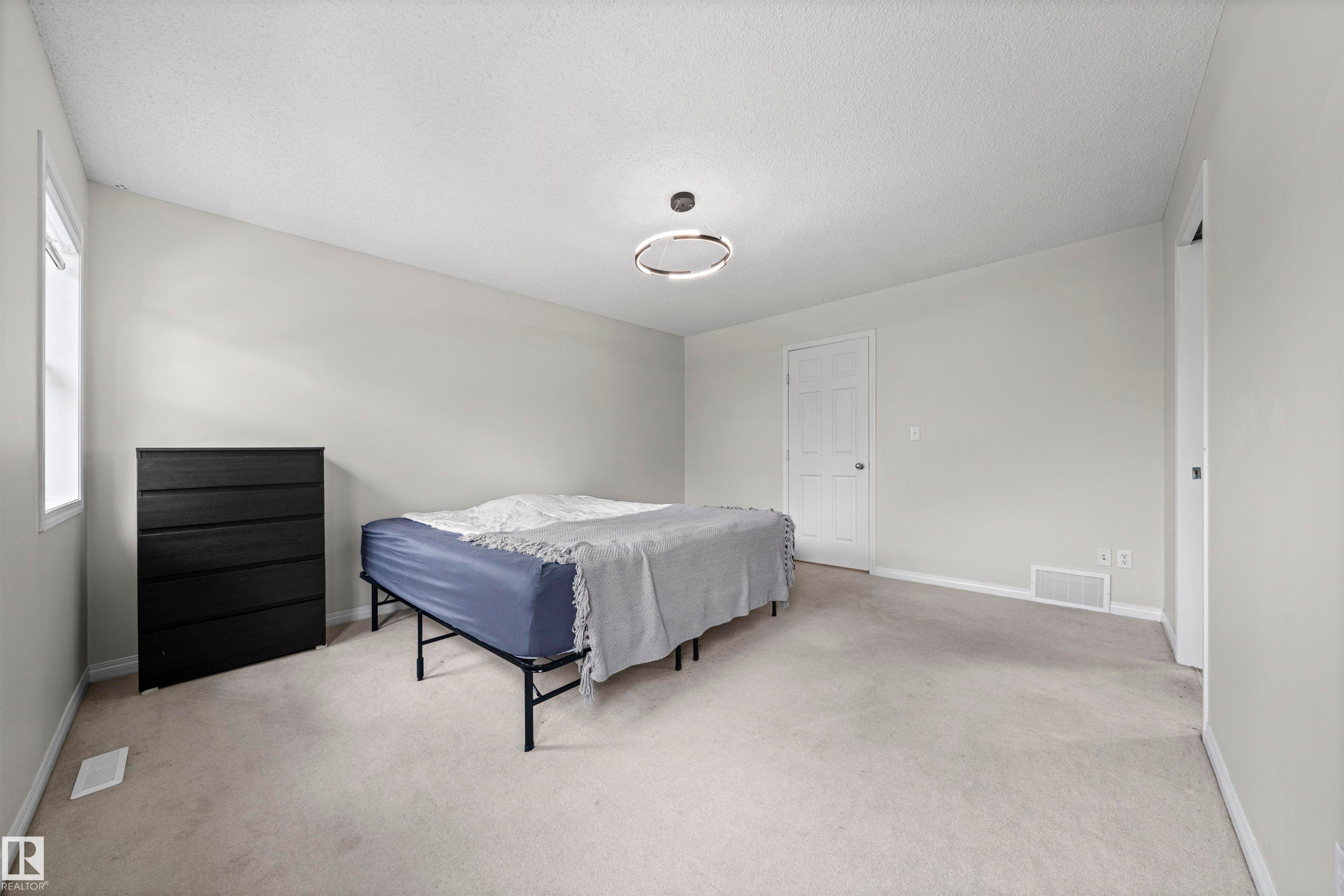 5509 Stevens Crescent Nw, Edmonton, AB