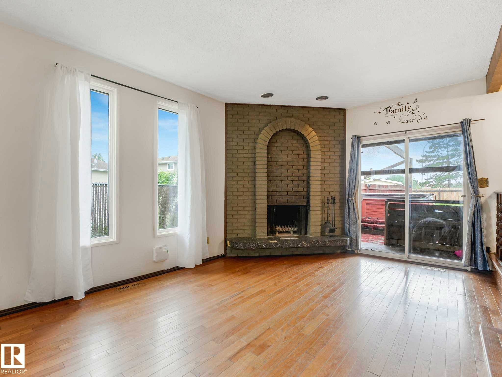 11056 166 Avenue Nw, Edmonton, AB