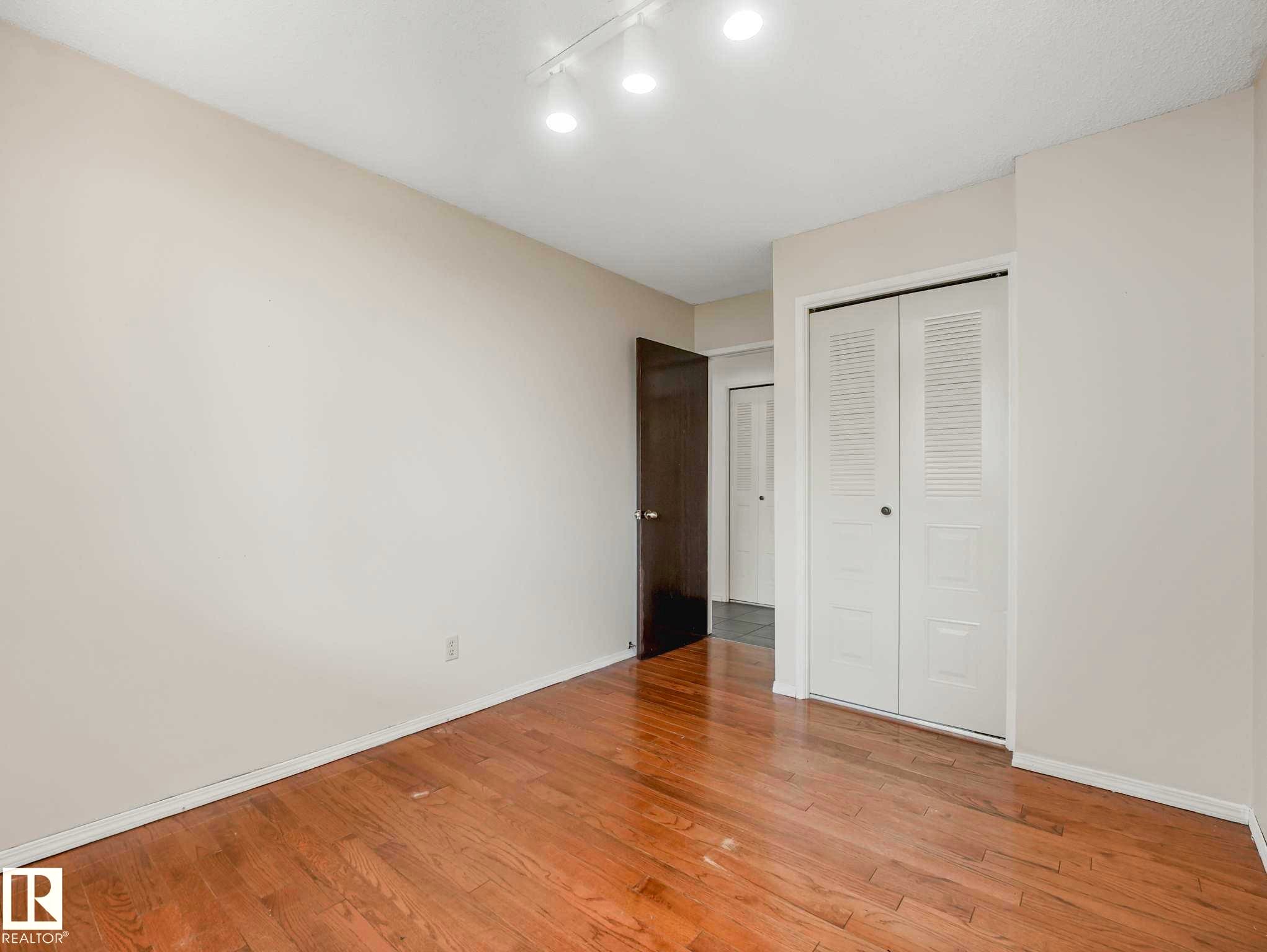 11056 166 Avenue Nw, Edmonton, AB