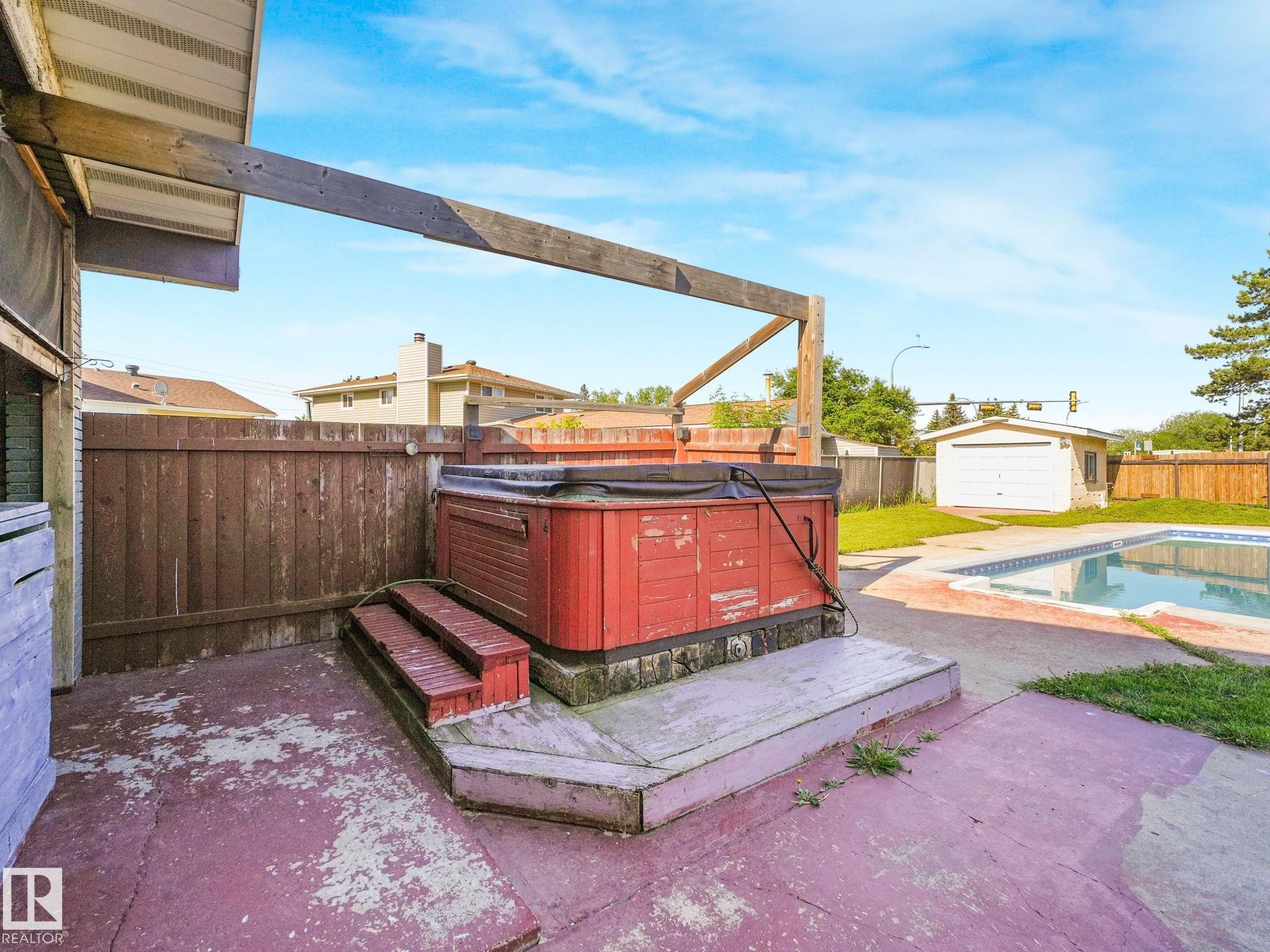 11056 166 Avenue Nw, Edmonton, AB