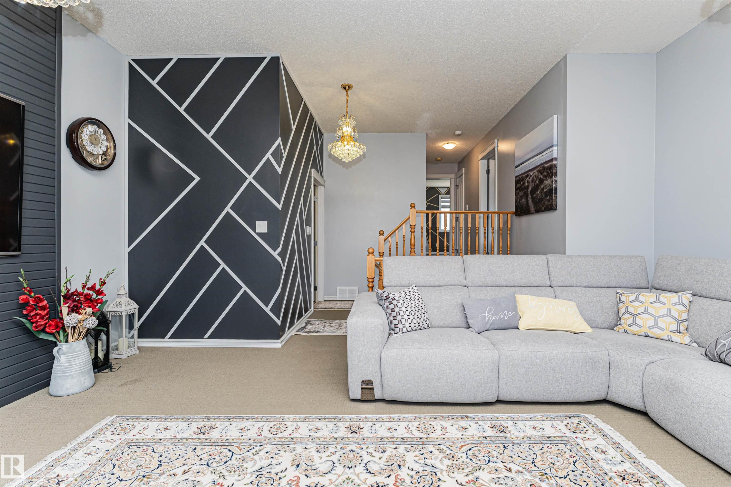 2727 Miles Place Sw, Edmonton, AB - Indoor Photo Showing Living Room