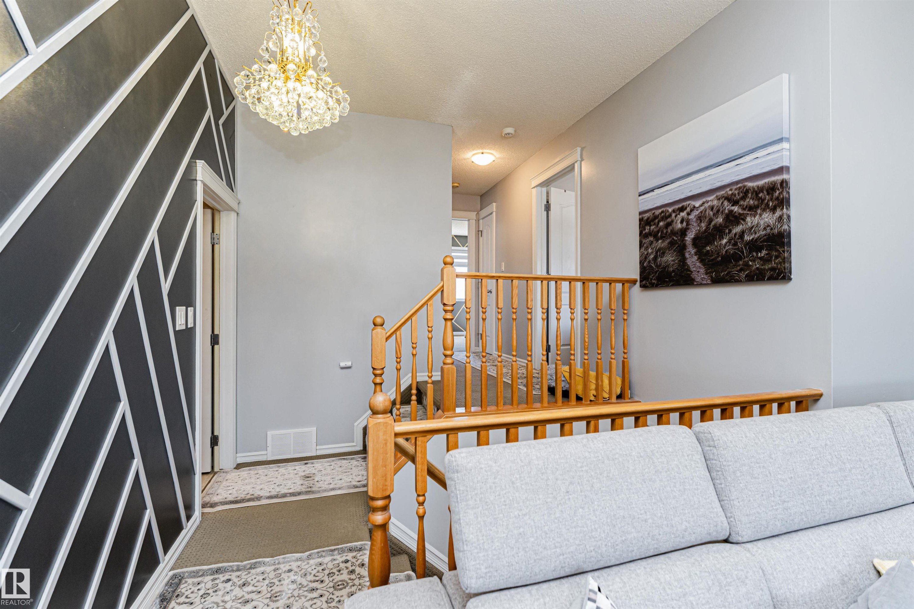 2727 Miles Place Sw, Edmonton, AB - Indoor Photo Showing Other Room