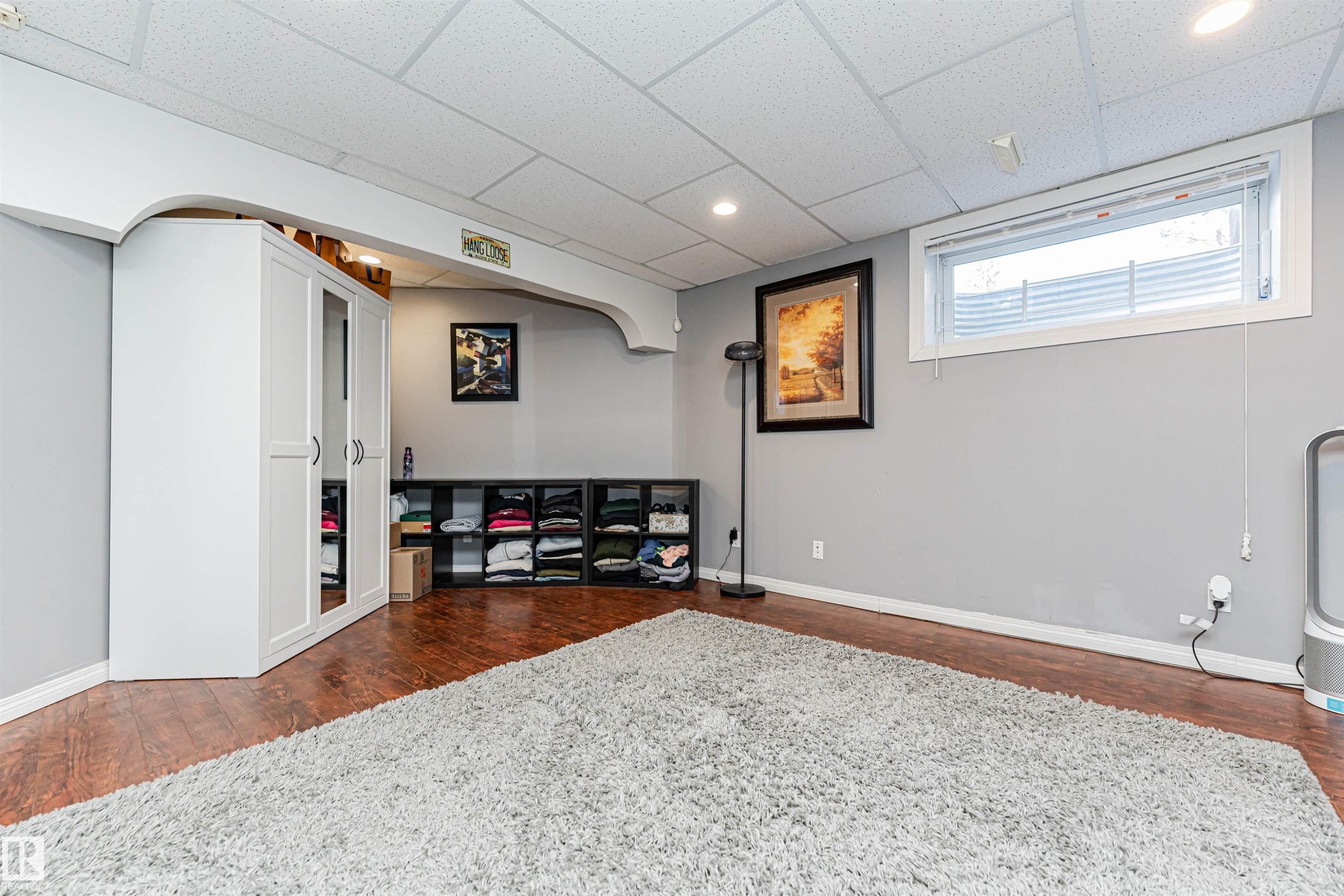 2727 Miles Place Sw, Edmonton, AB - Indoor Photo Showing Basement