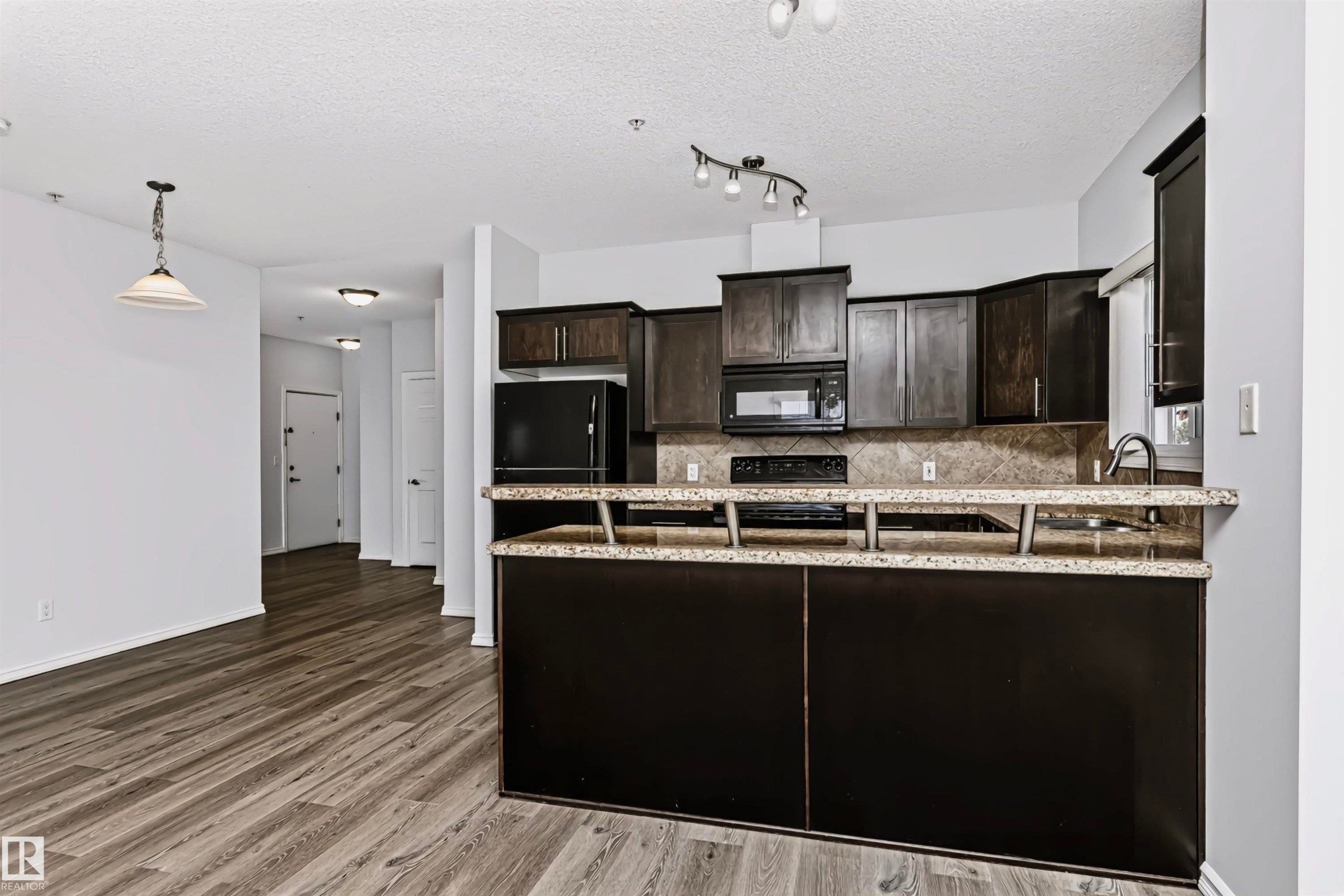 #341 263 Macewan Rd Sw, Edmonton, AB - Indoor Photo Showing Kitchen