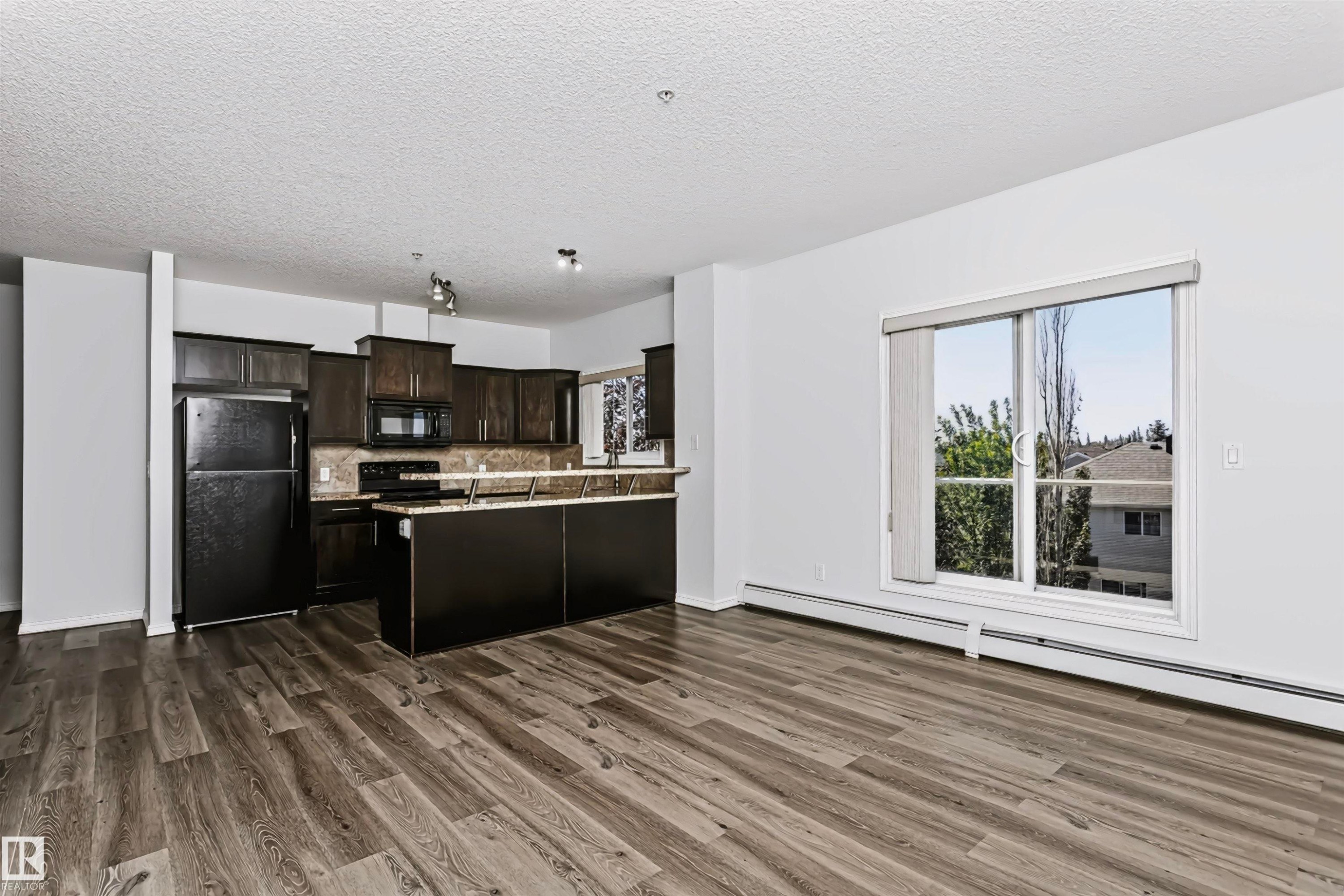 #341 263 Macewan Rd Sw, Edmonton, AB - Indoor Photo Showing Kitchen