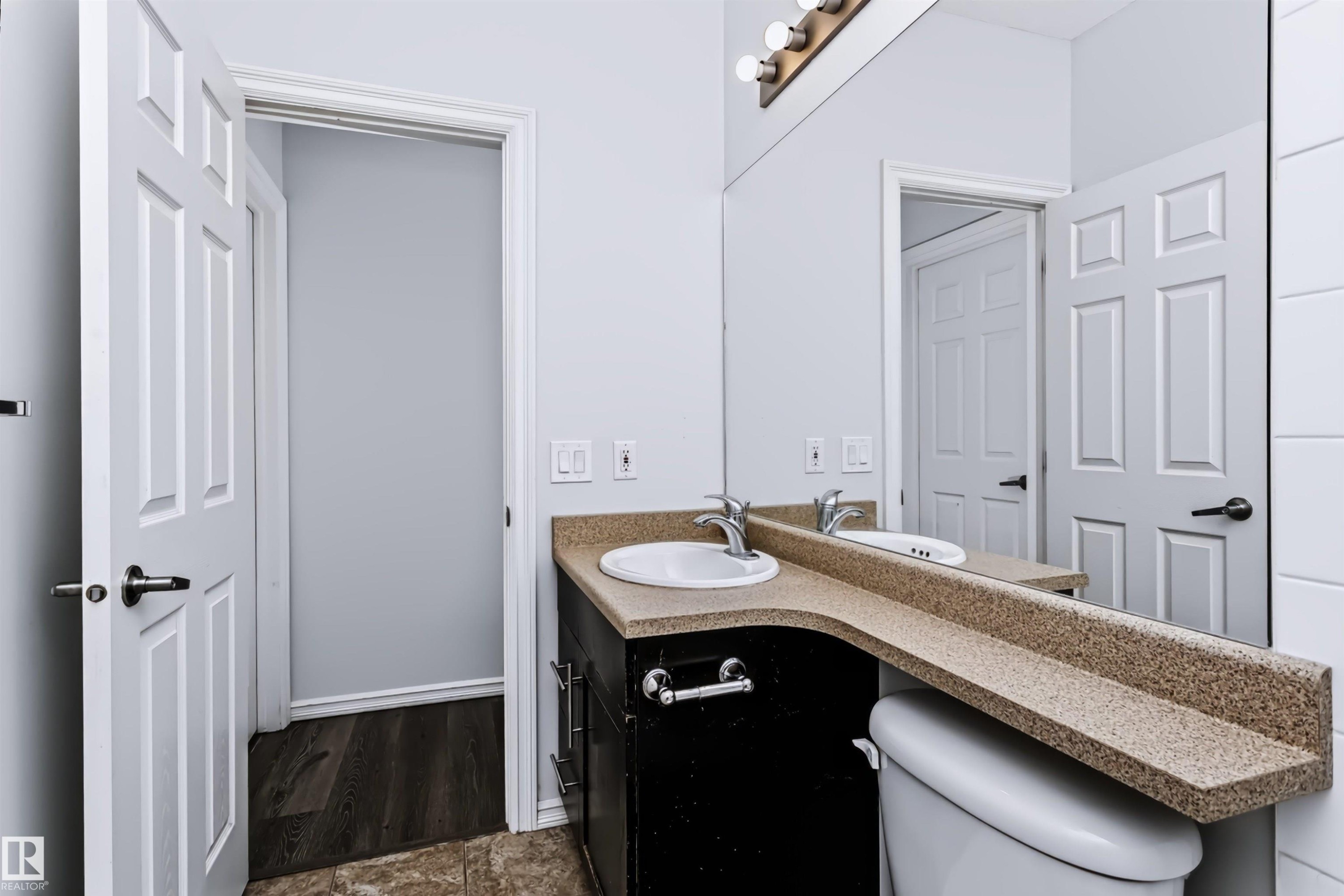 #341 263 Macewan Rd Sw, Edmonton, AB - Indoor Photo Showing Bathroom