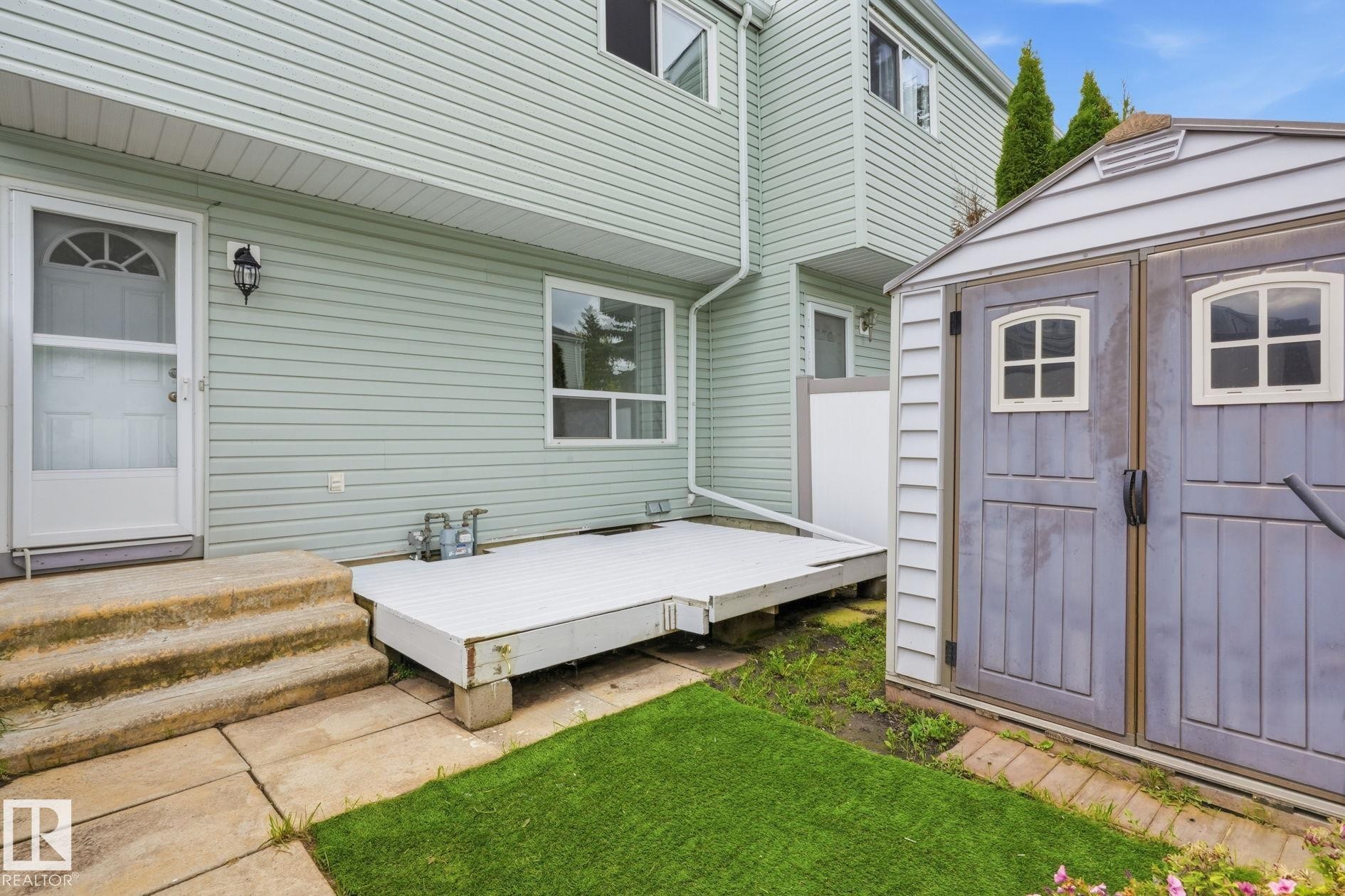 234 Dickinsfield Court Nw, Edmonton, AB - Outdoor With Exterior