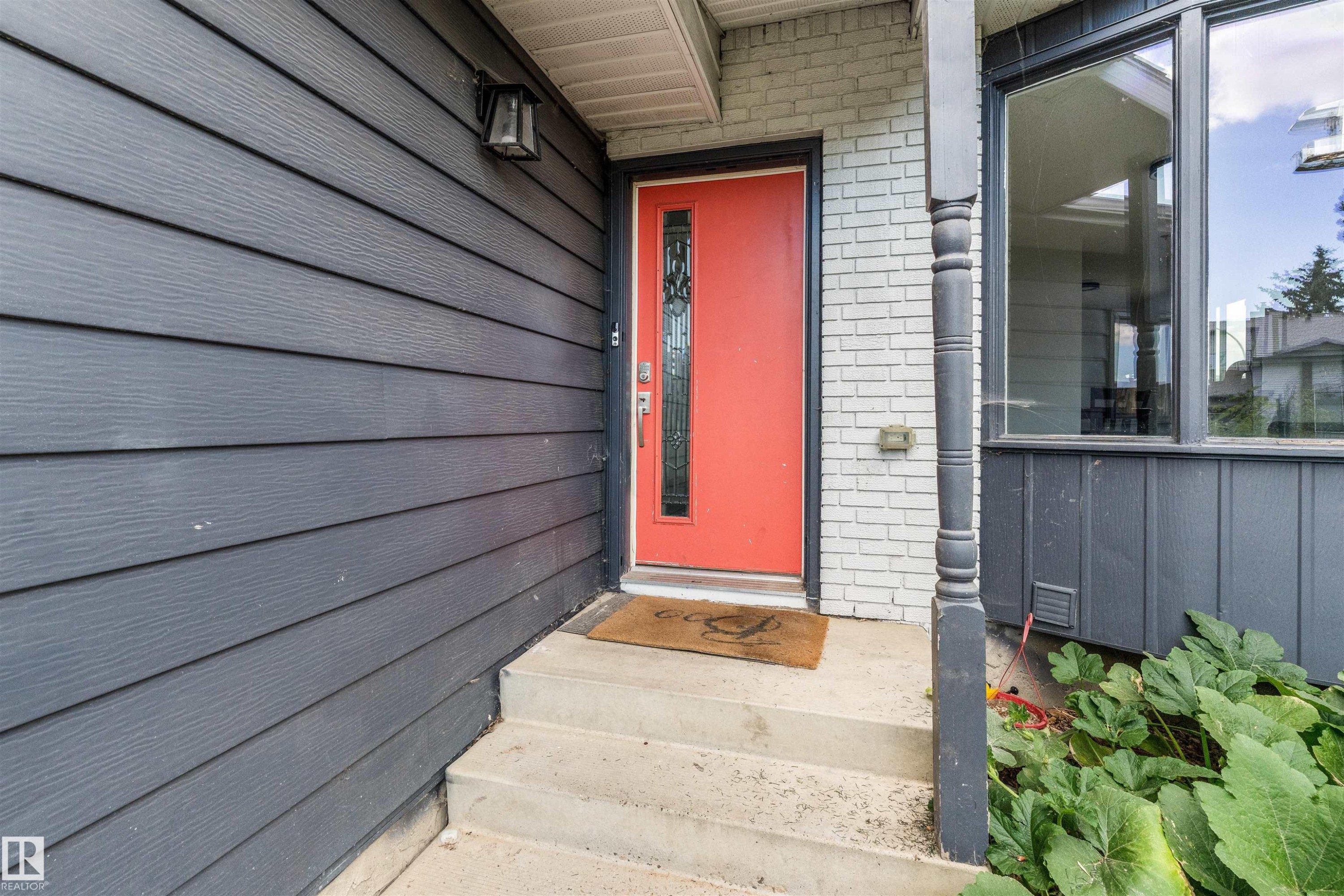 10612 10 Avenue Nw, Edmonton, AB - Outdoor With Exterior