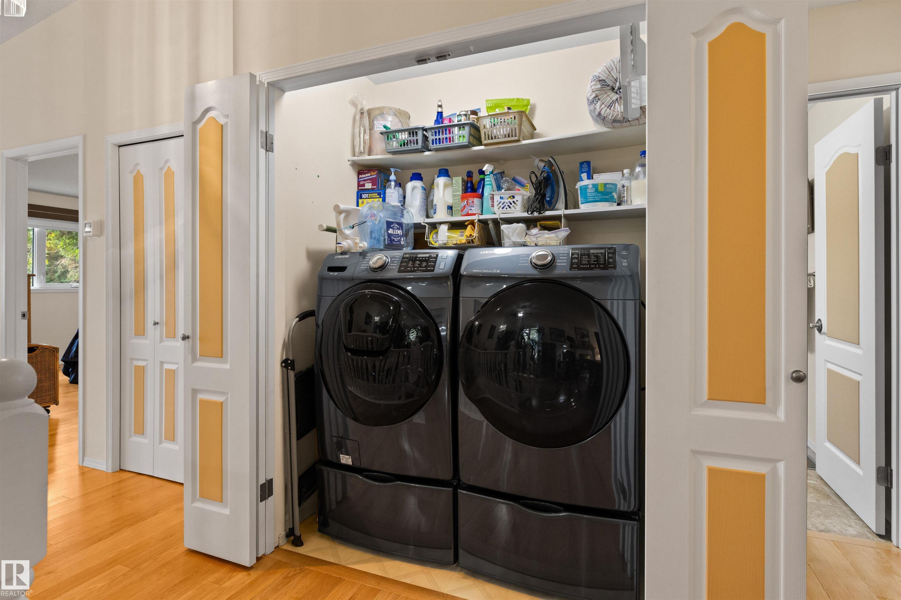 #1 10 Grange Dr, St. Albert, AB - Indoor Photo Showing Laundry Room