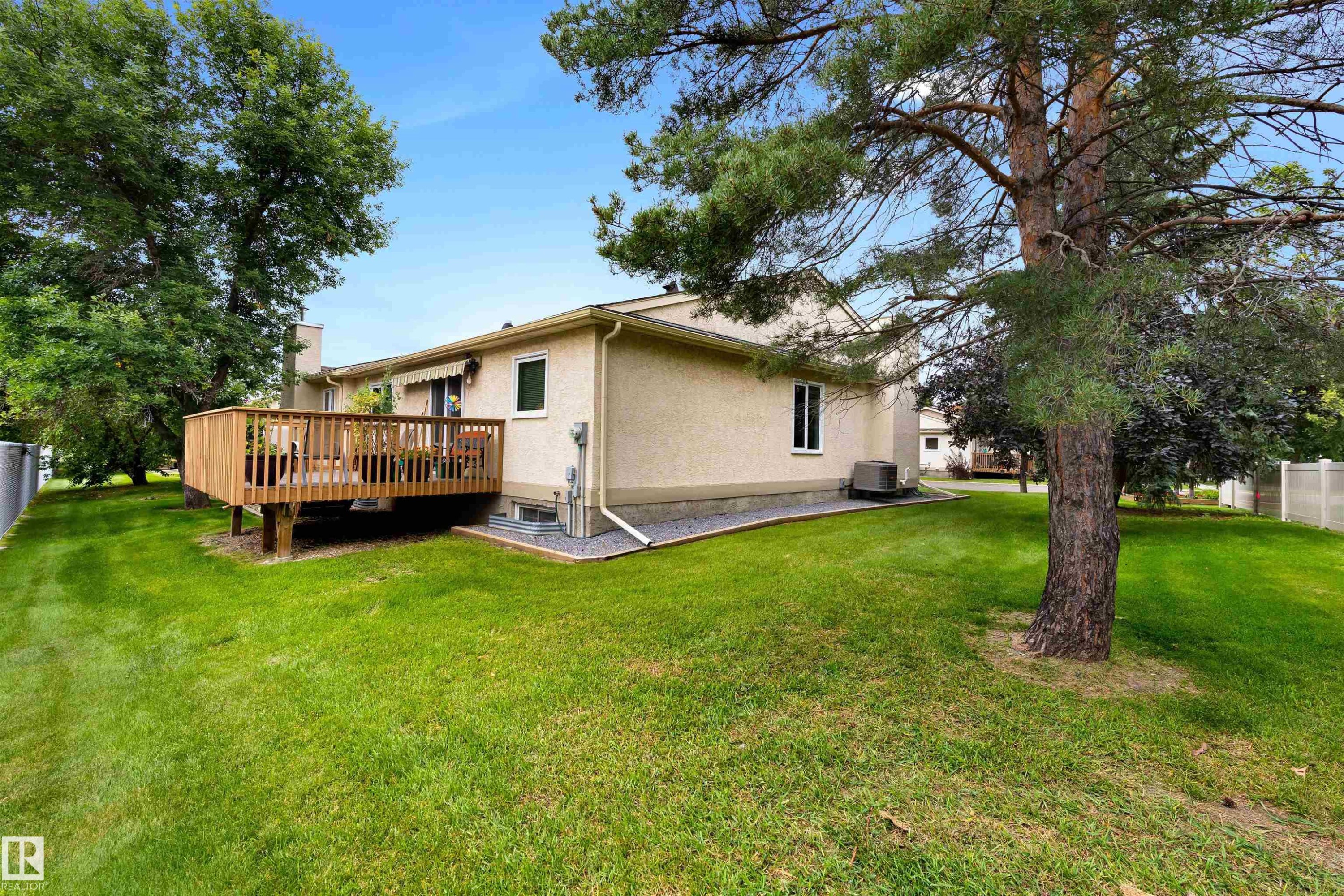#1 10 Grange Dr, St. Albert, AB - Outdoor