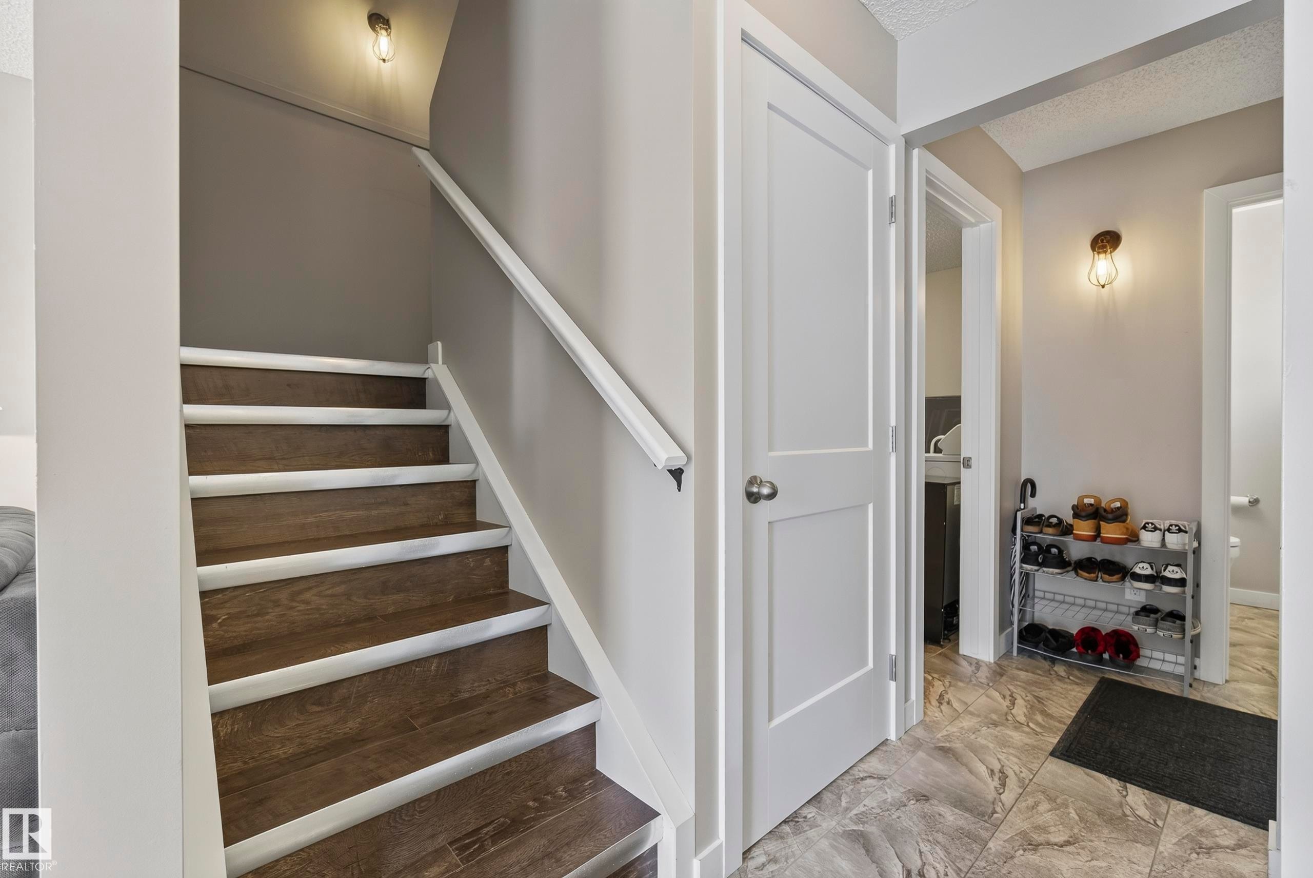 3522 42 Street Nw, Edmonton, AB - Indoor Photo Showing Other Room