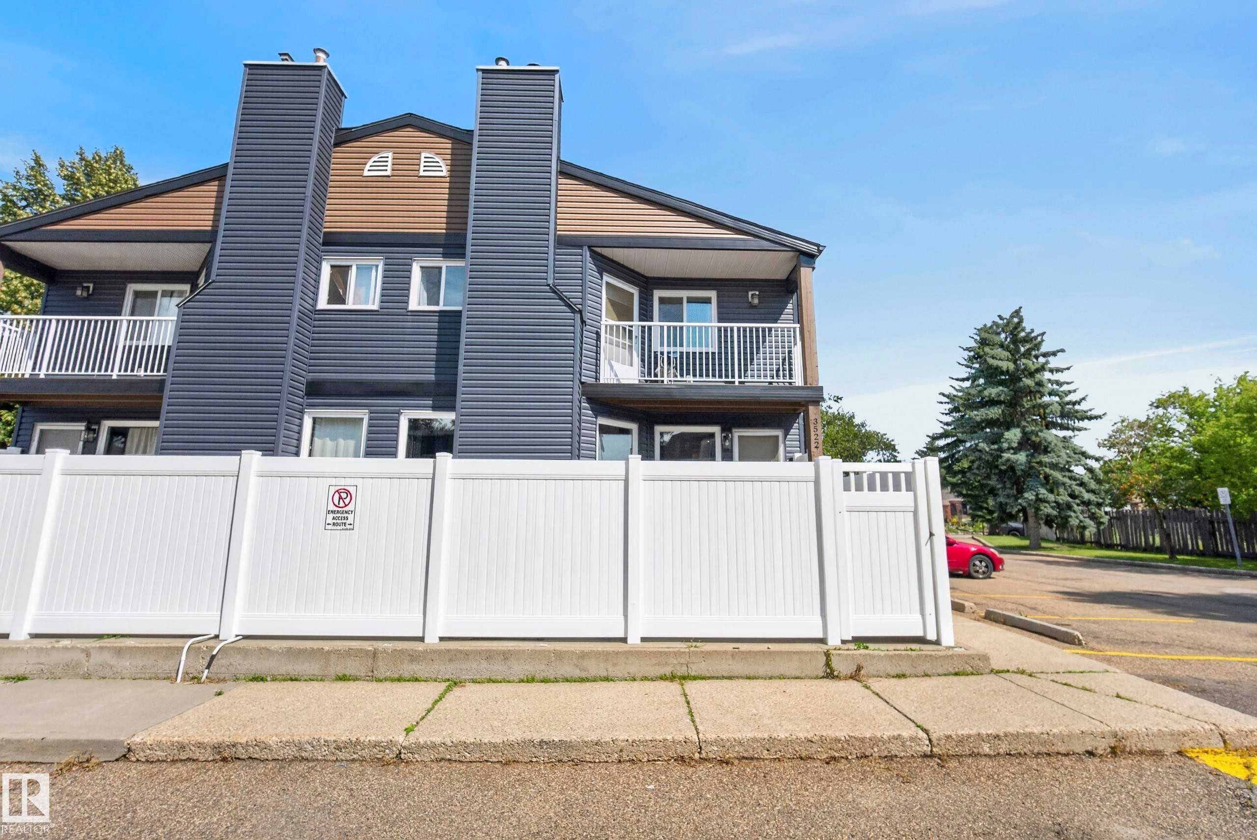 3522 42 Street Nw, Edmonton, AB - Outdoor With Balcony