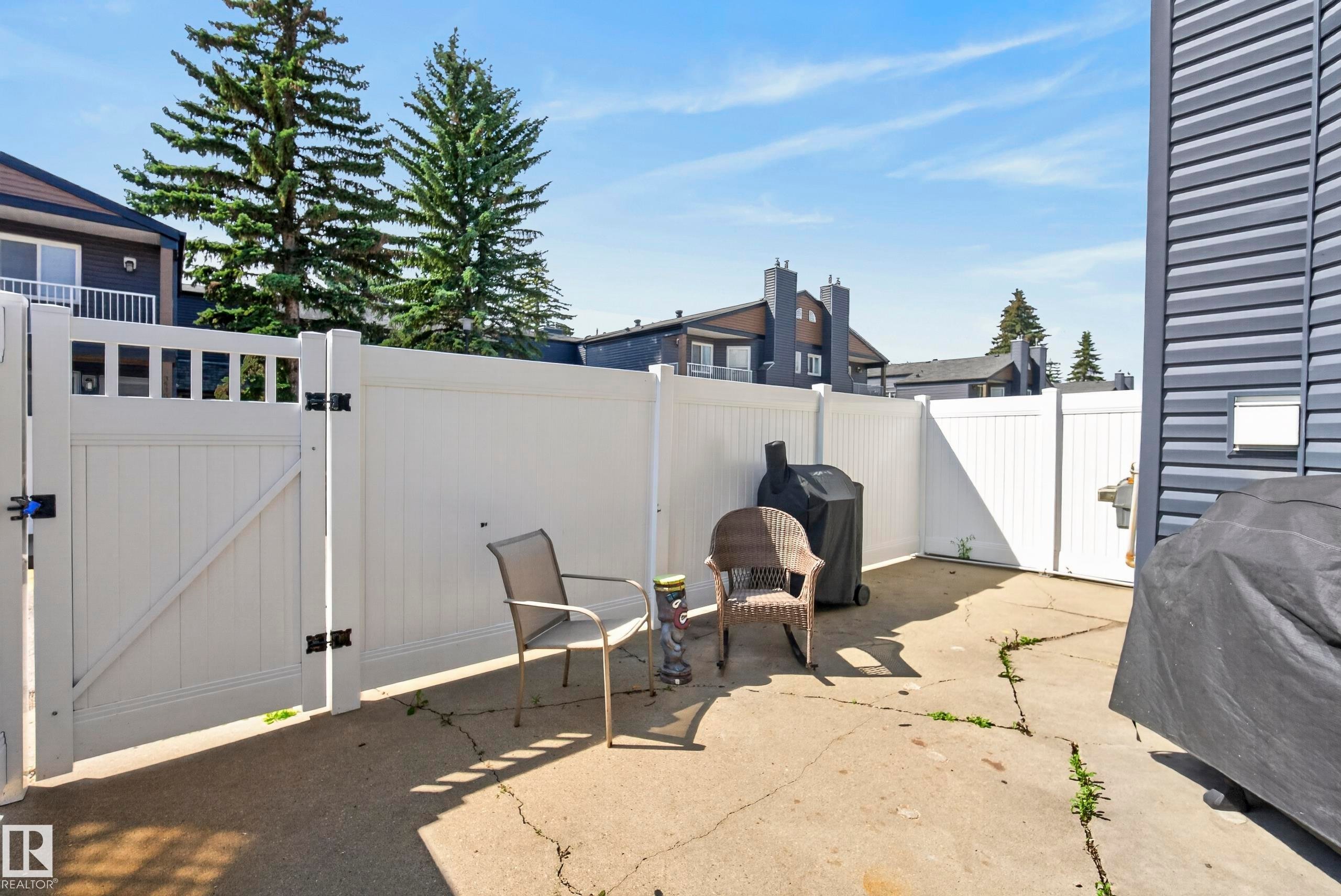 3522 42 Street Nw, Edmonton, AB - Outdoor