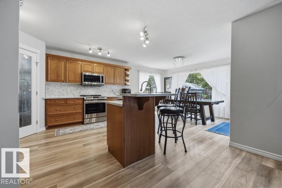 22 Bonin, Beaumont, AB - Indoor Photo Showing Kitchen