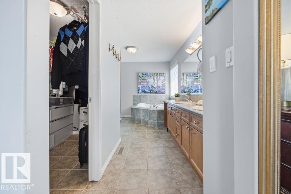 22 Bonin, Beaumont, AB - Indoor