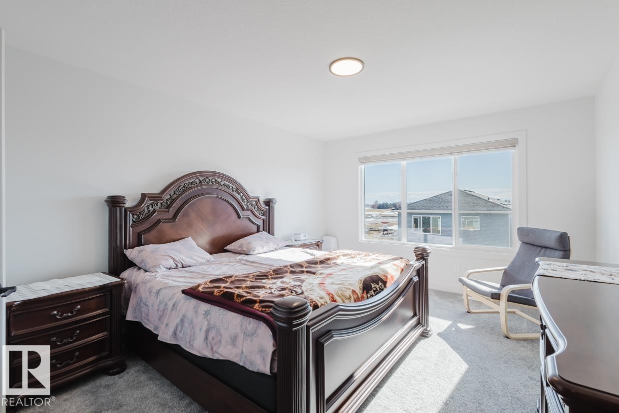 6411 27 Avenue Sw, Edmonton, AB - Indoor Photo Showing Bedroom