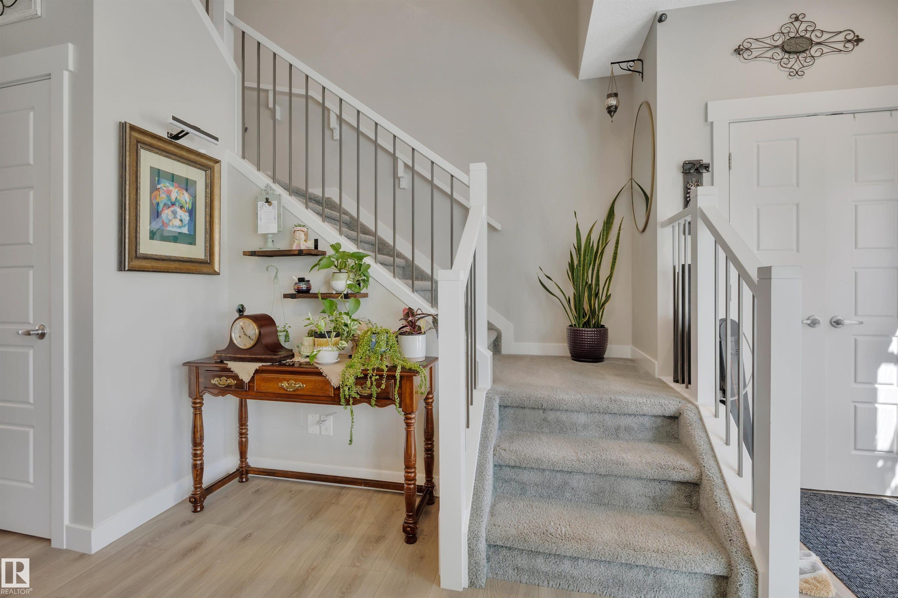 648 Orchards Boulevard Sw, Edmonton, AB - Indoor Photo Showing Other Room