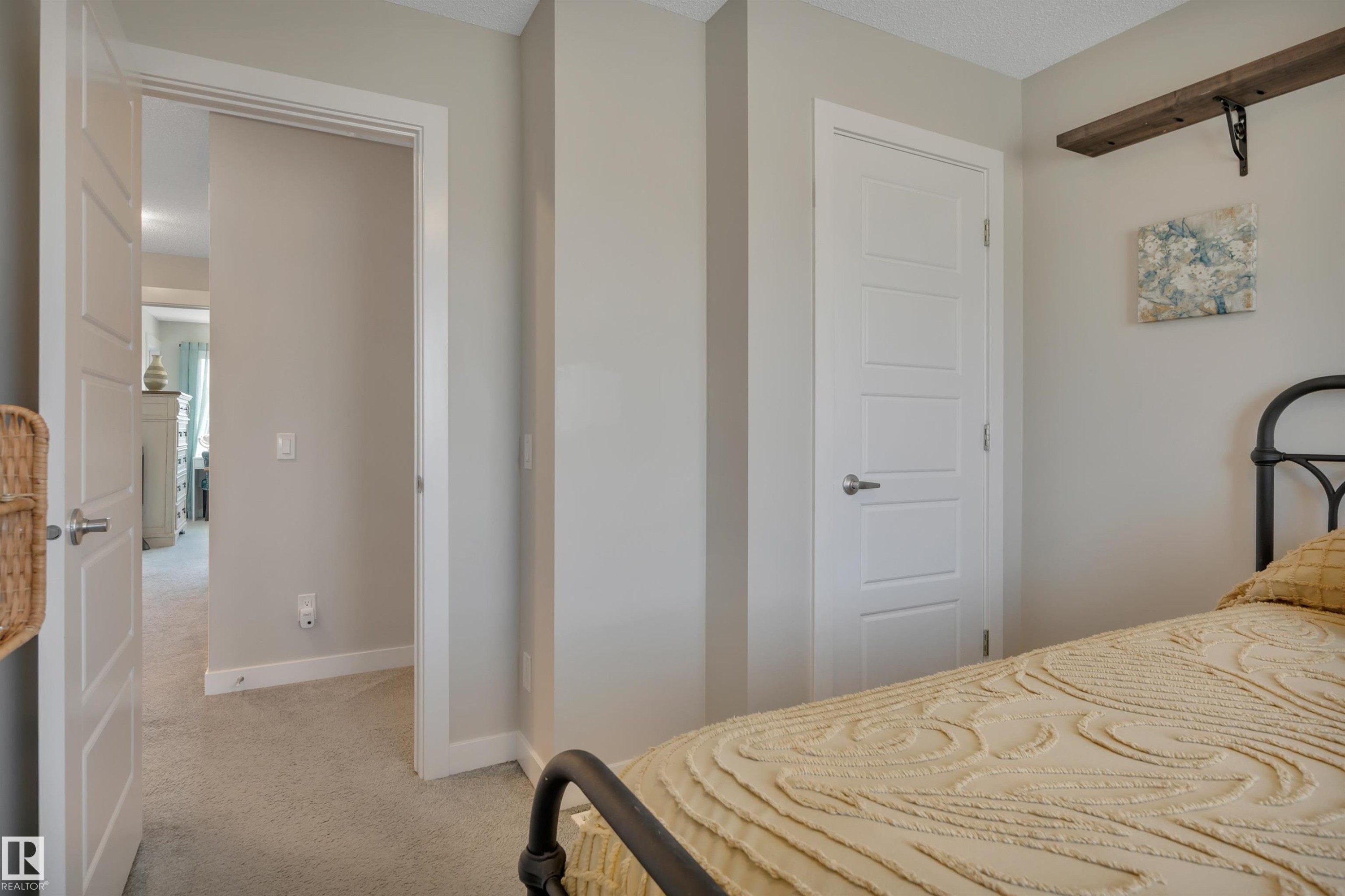 648 Orchards Boulevard Sw, Edmonton, AB - Indoor Photo Showing Bedroom