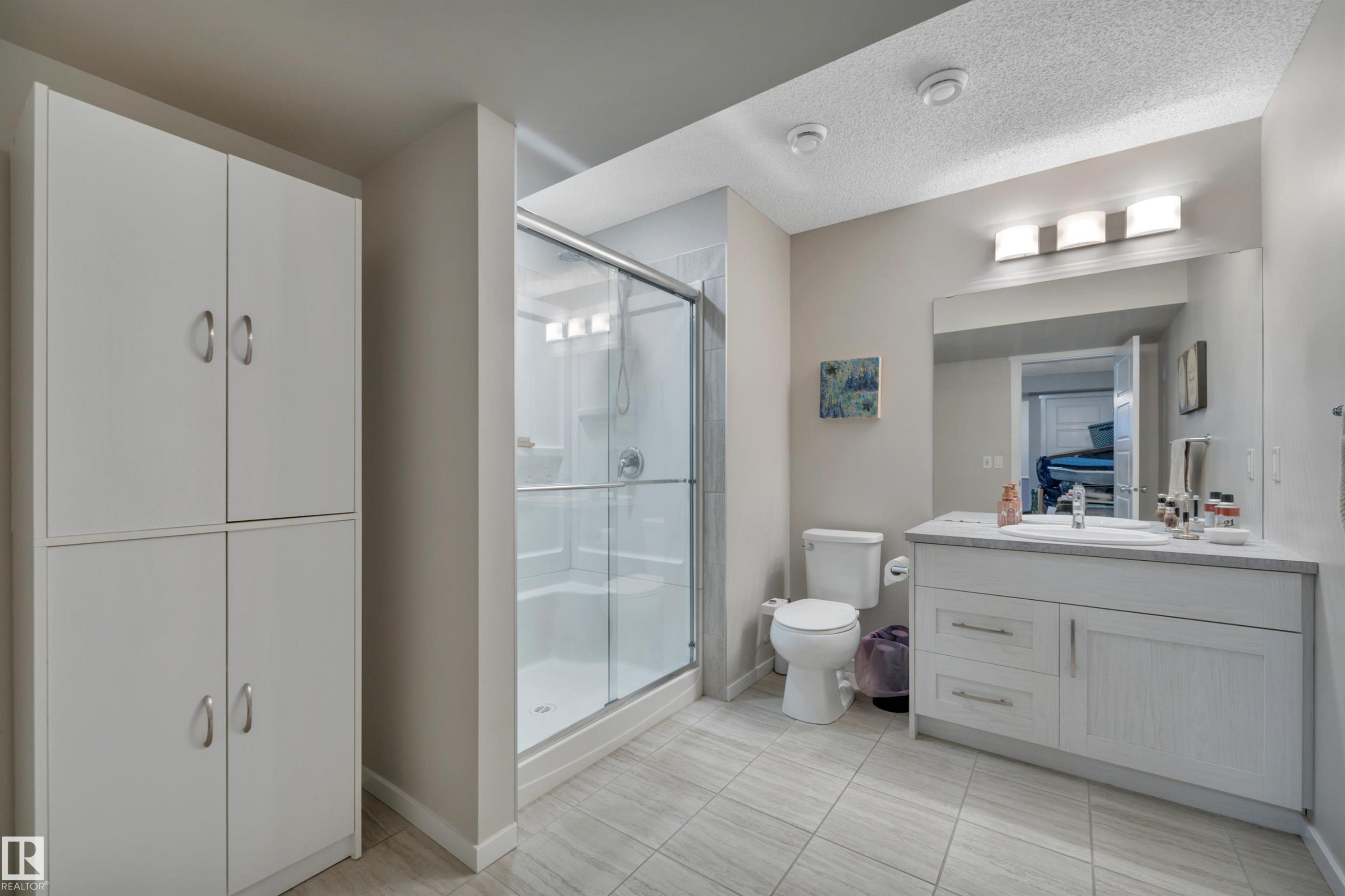 648 Orchards Boulevard Sw, Edmonton, AB - Indoor Photo Showing Bathroom