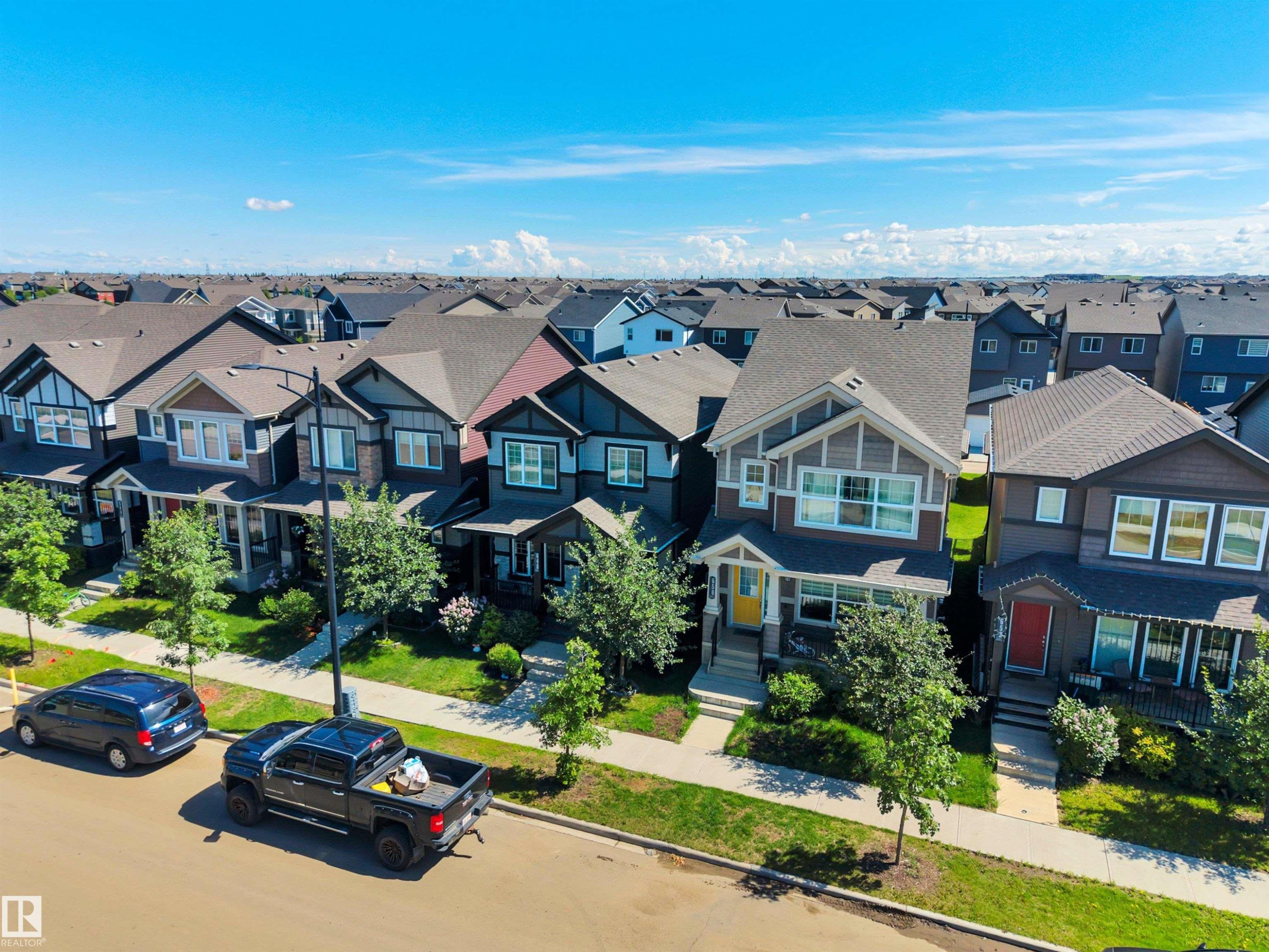 648 Orchards Boulevard Sw, Edmonton, AB - Outdoor With Facade