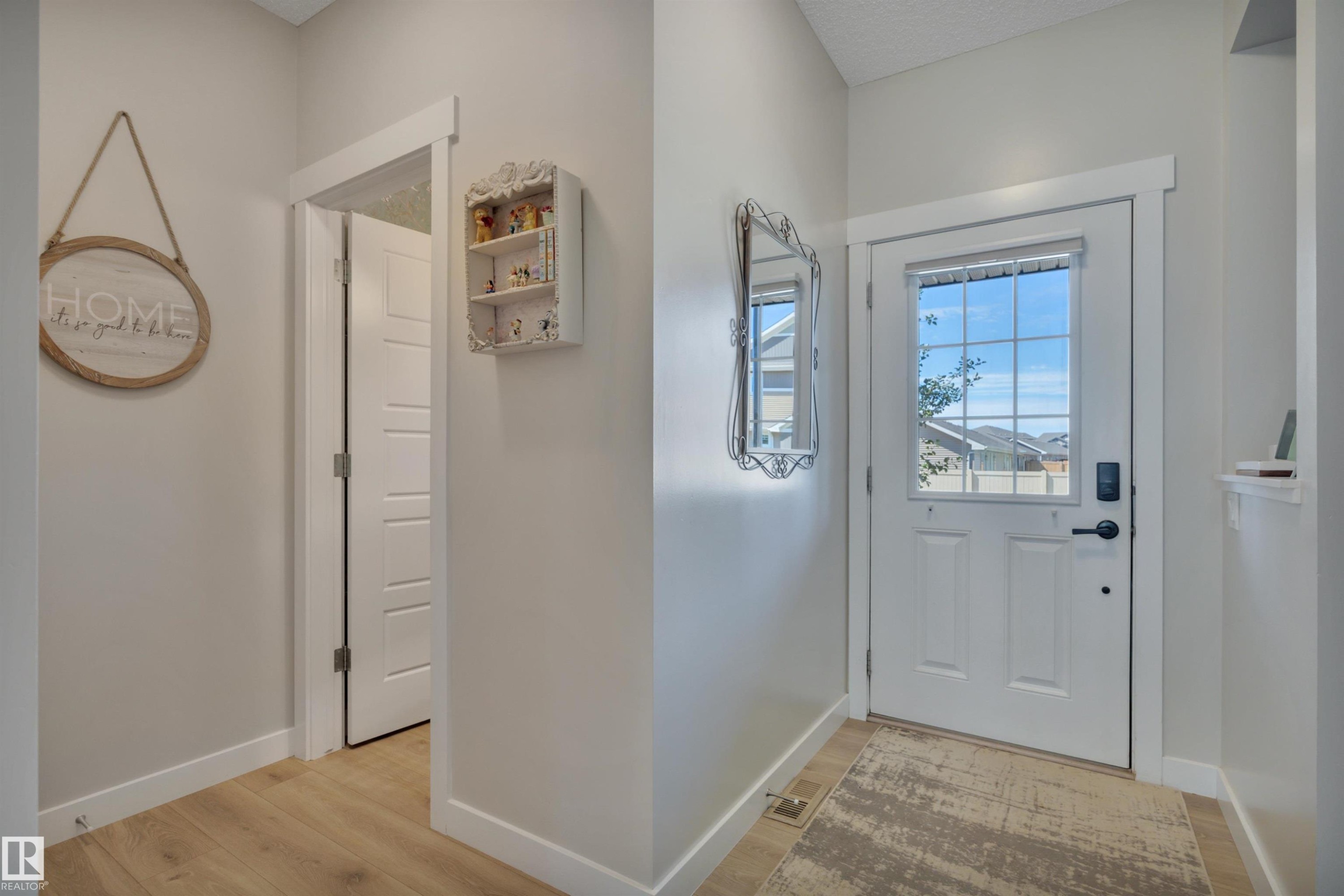 648 Orchards Boulevard Sw, Edmonton, AB - Indoor Photo Showing Other Room
