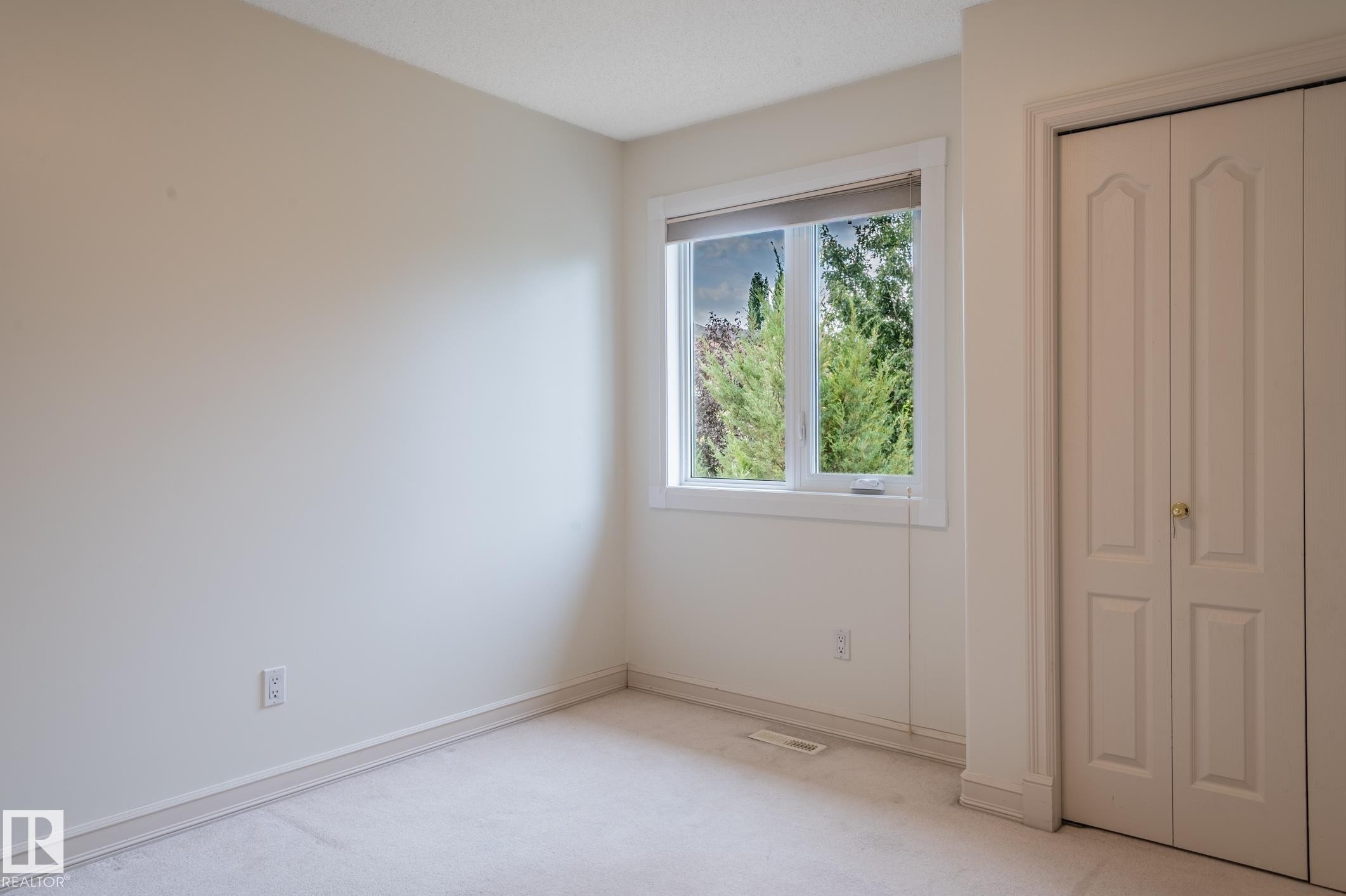 310 Livingstone Court Nw, Edmonton, AB - Indoor Photo Showing Other Room