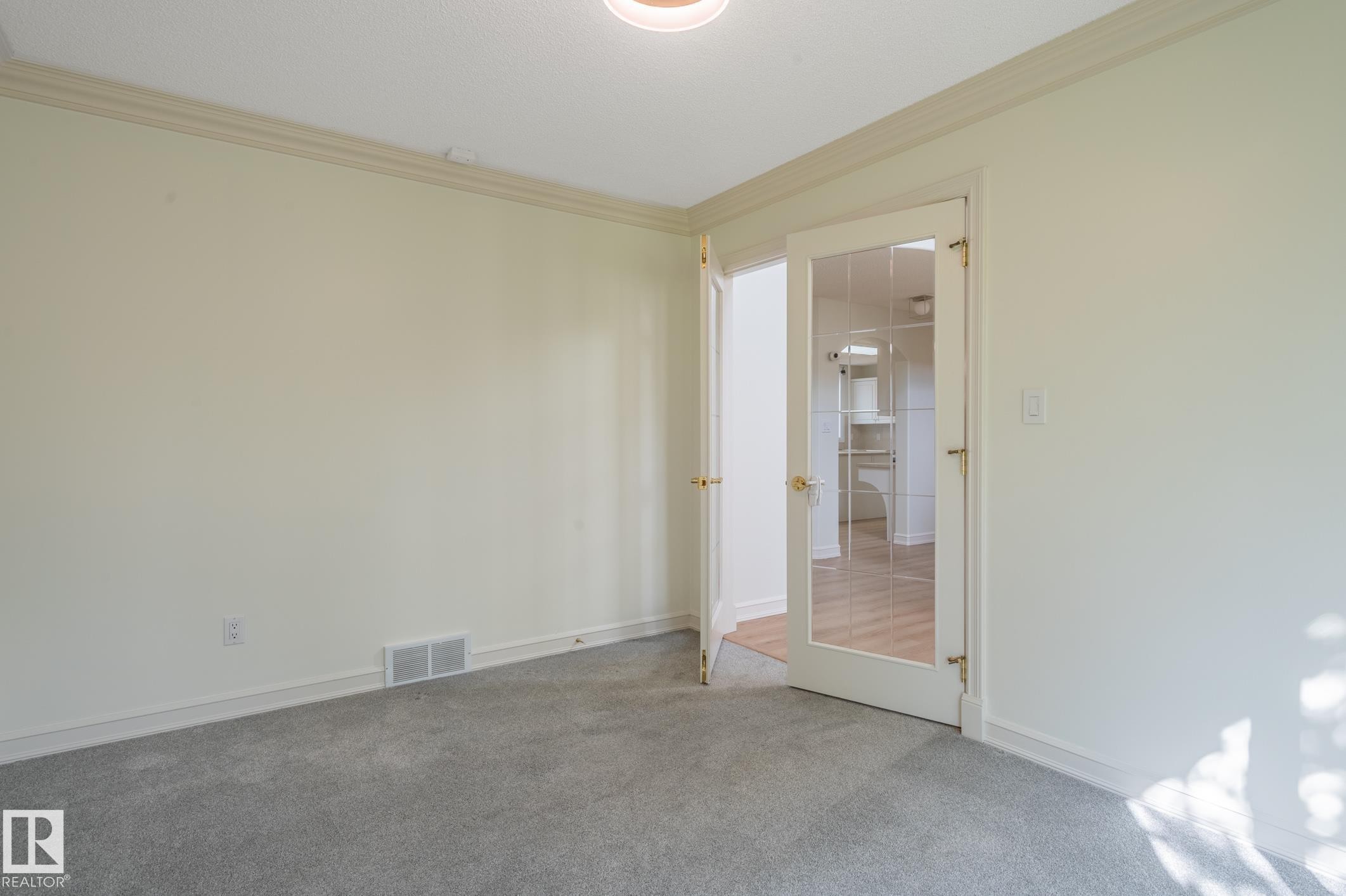 310 Livingstone Court Nw, Edmonton, AB - Indoor Photo Showing Other Room