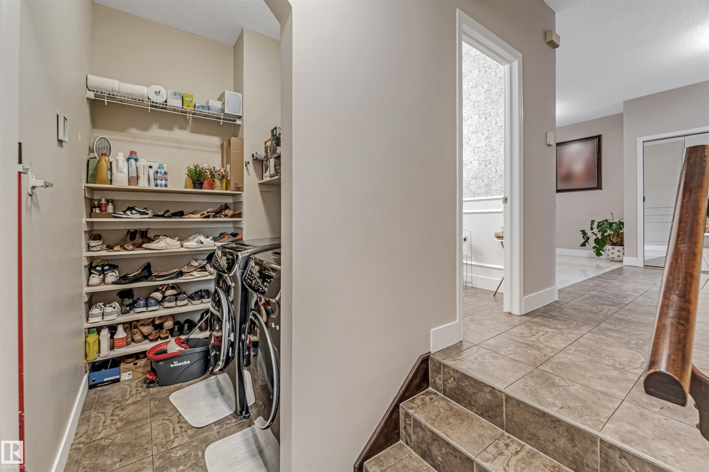 5156 2 Avenue Sw, Edmonton, AB - Indoor Photo Showing Other Room