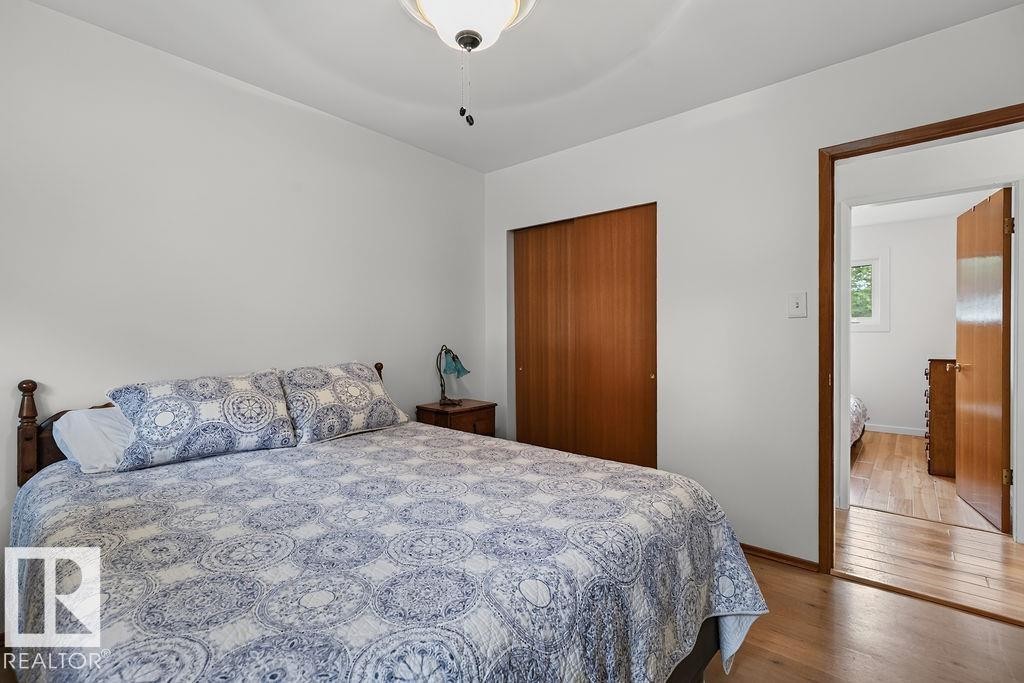 3824 114 Avenue Nw, Edmonton, AB - Indoor Photo Showing Bedroom